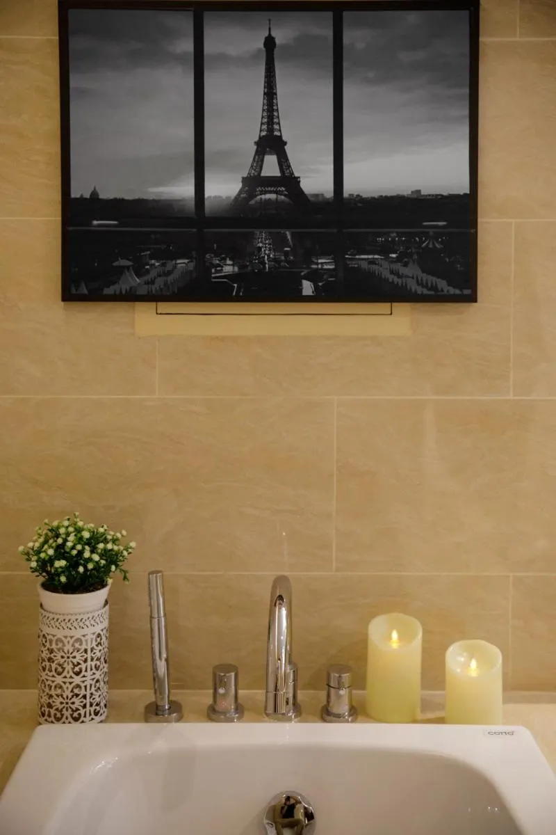 9 SUITE Luxury Boutique Hotel