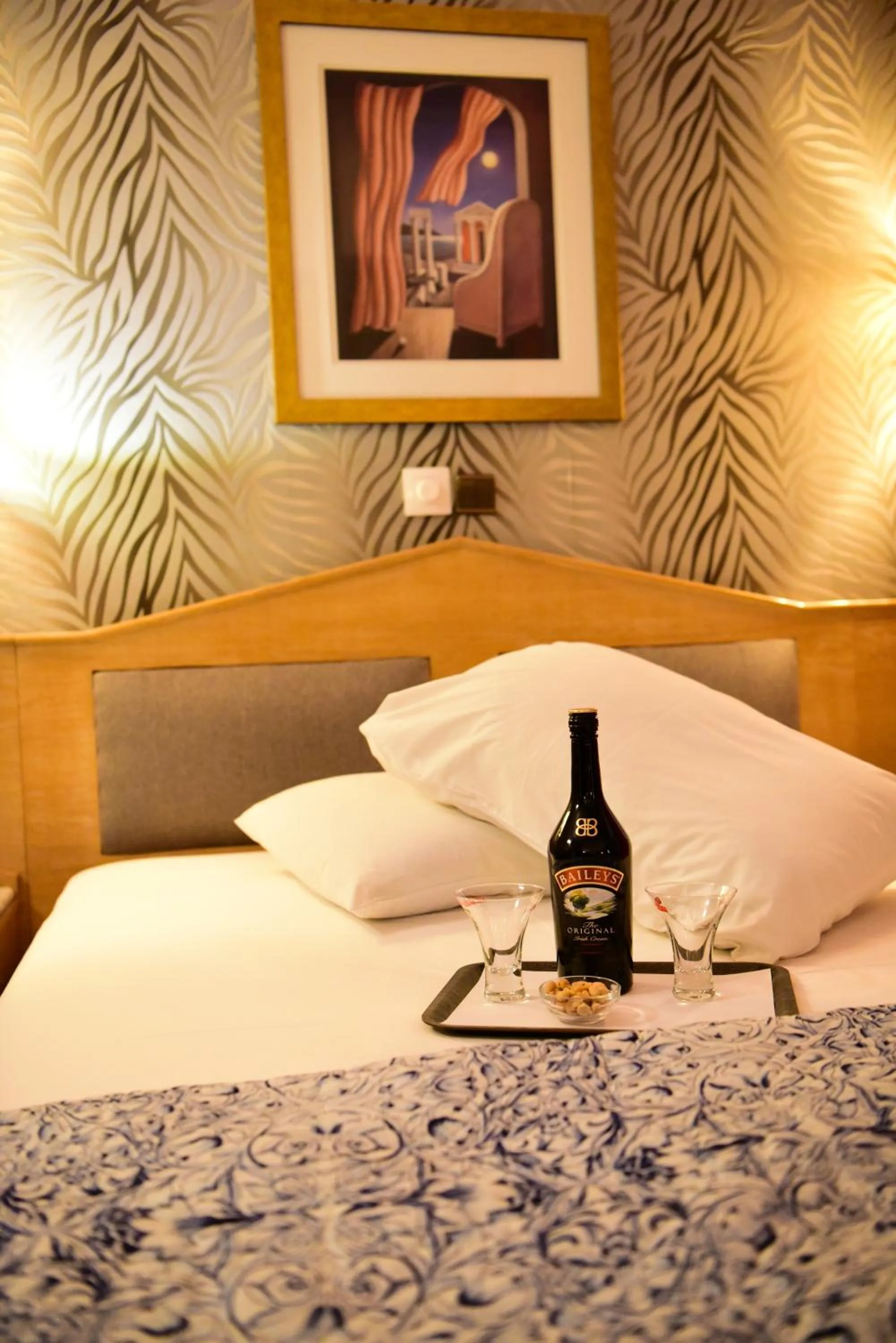 Bed in Eva Hotel Piraeus