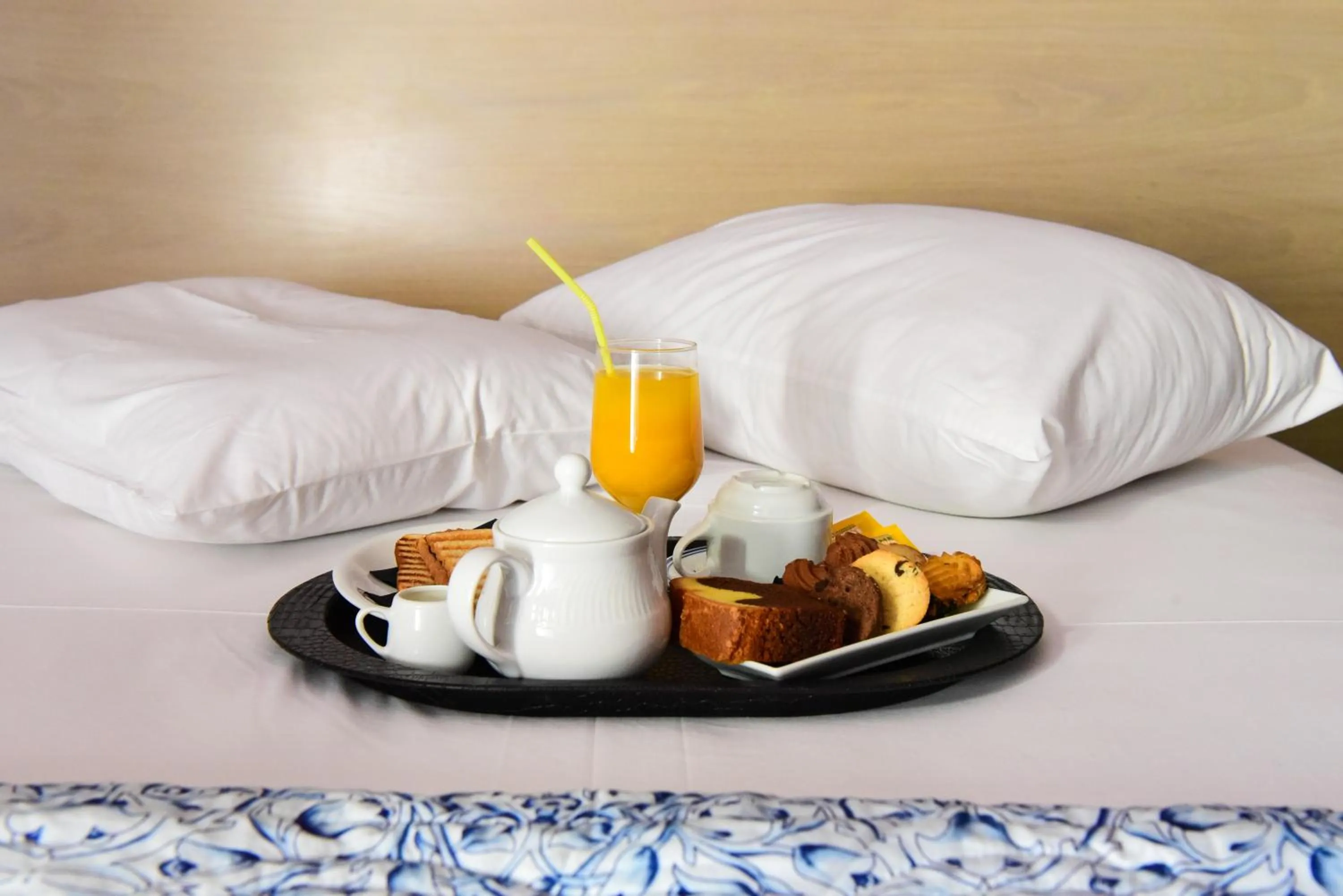 Continental breakfast, Bed in Eva Hotel Piraeus