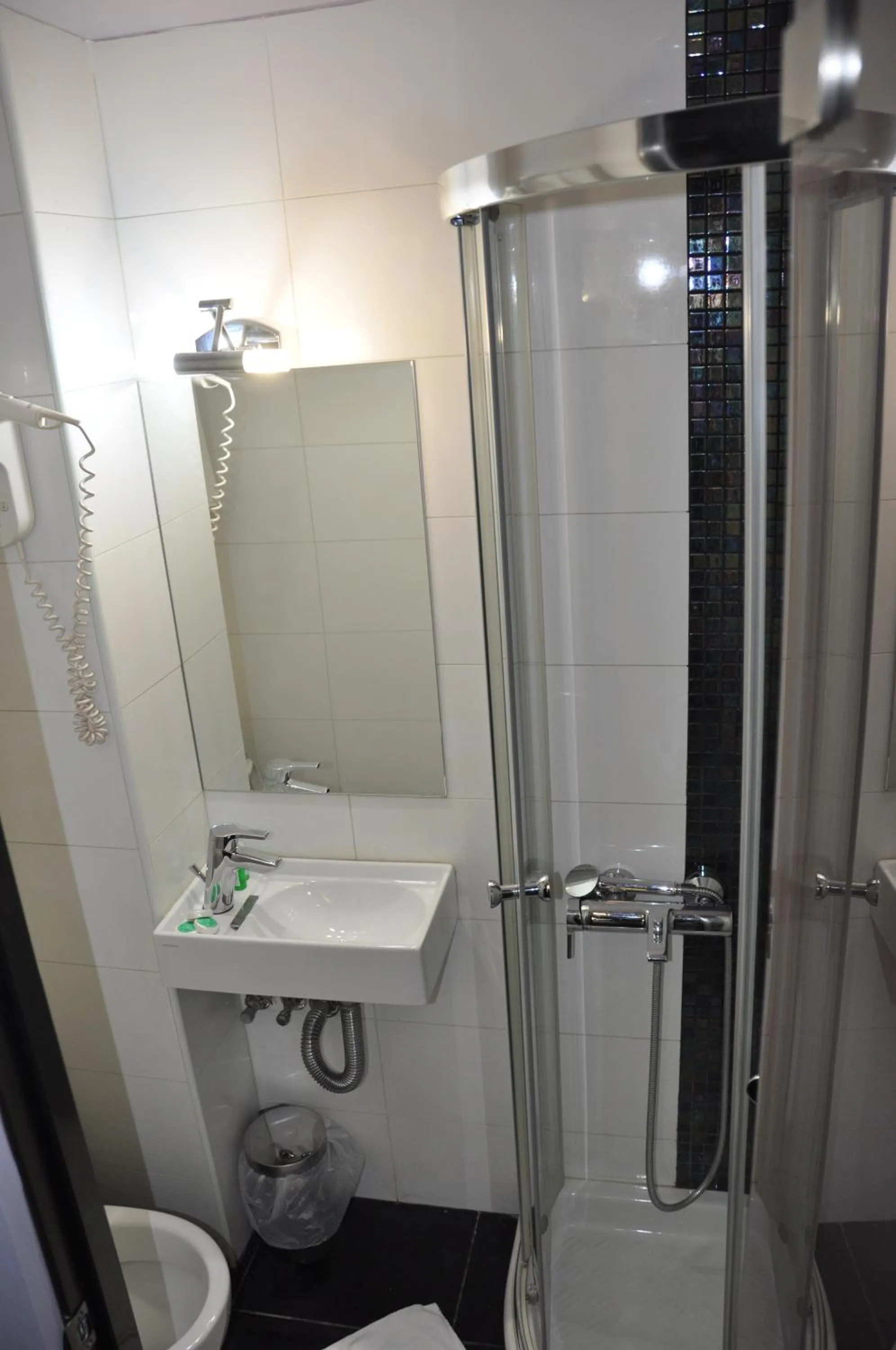 Bathroom in Eva Hotel Piraeus