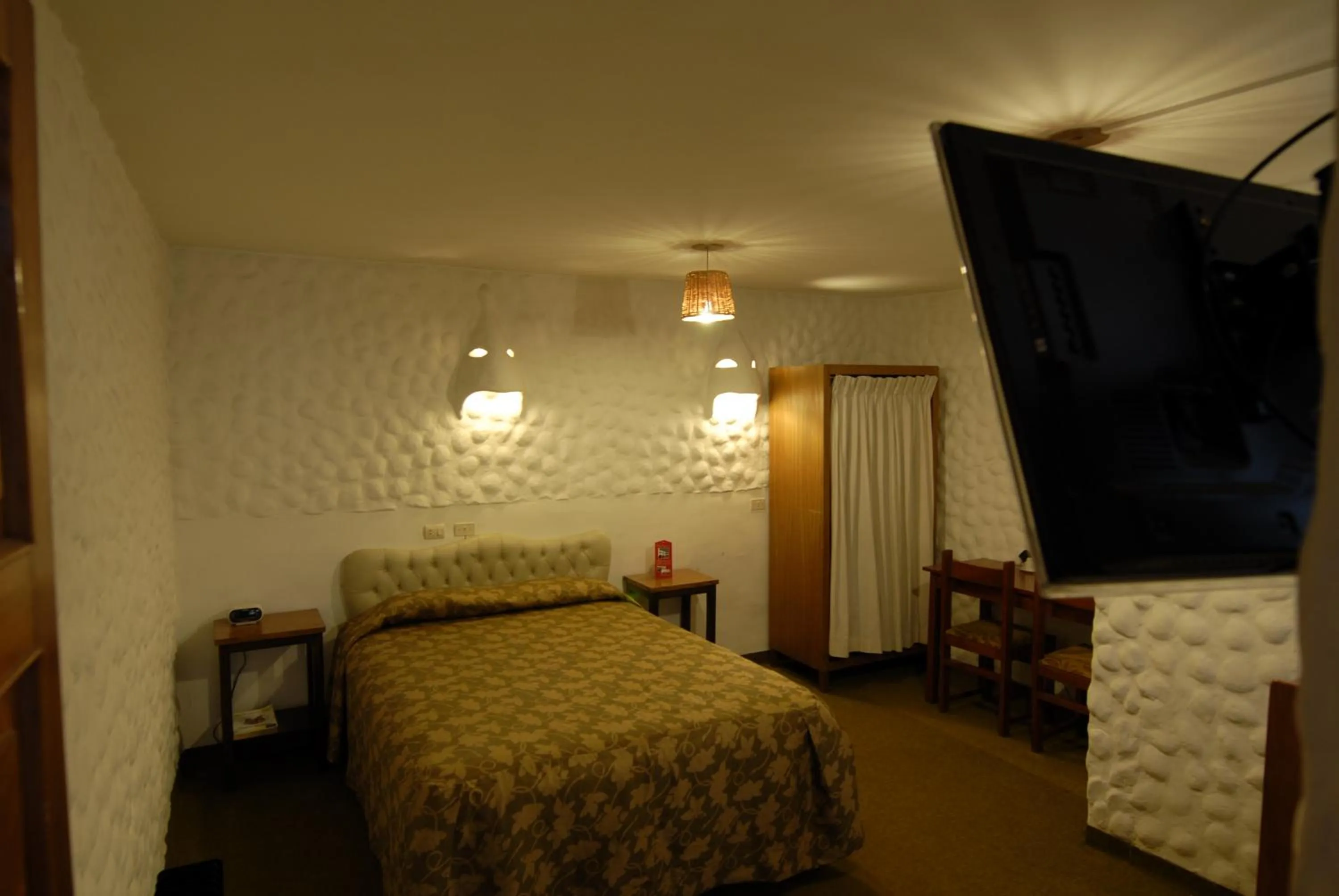 Photo of the whole room in Hotel Casablanca