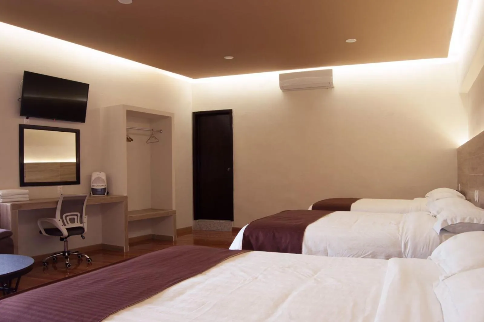 Bed in Hotel Luna Caribe