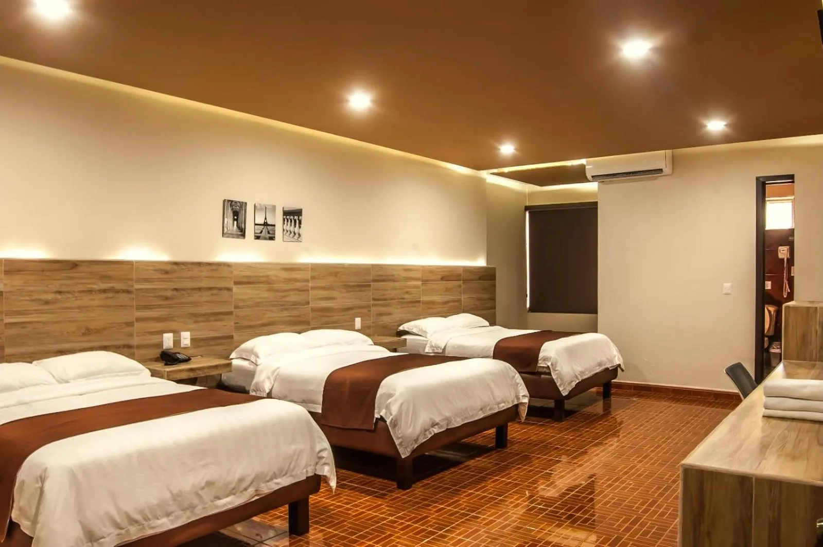 Bed in Hotel Luna Caribe