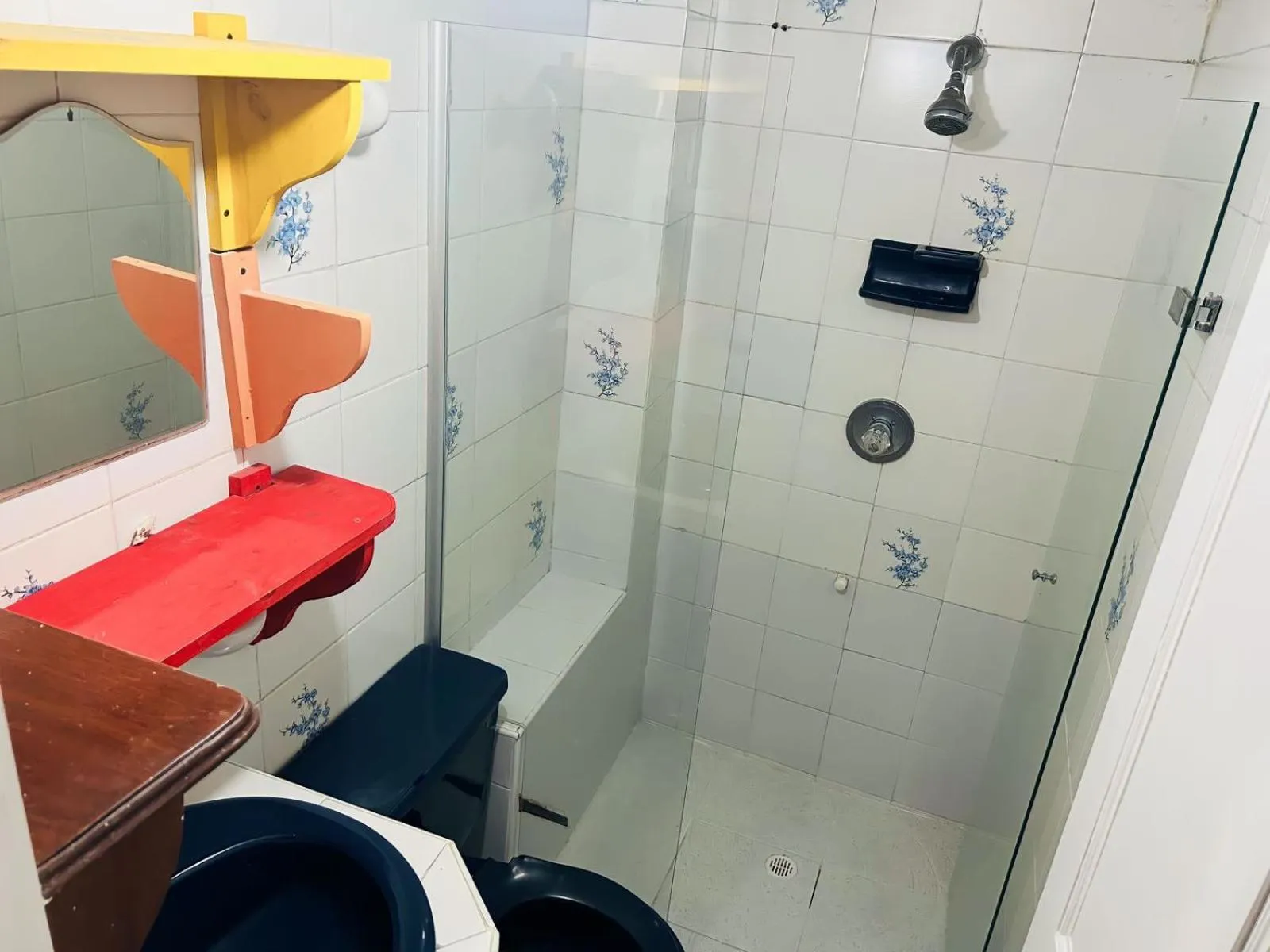 Shower in Ayenda Habana Vieja 1221