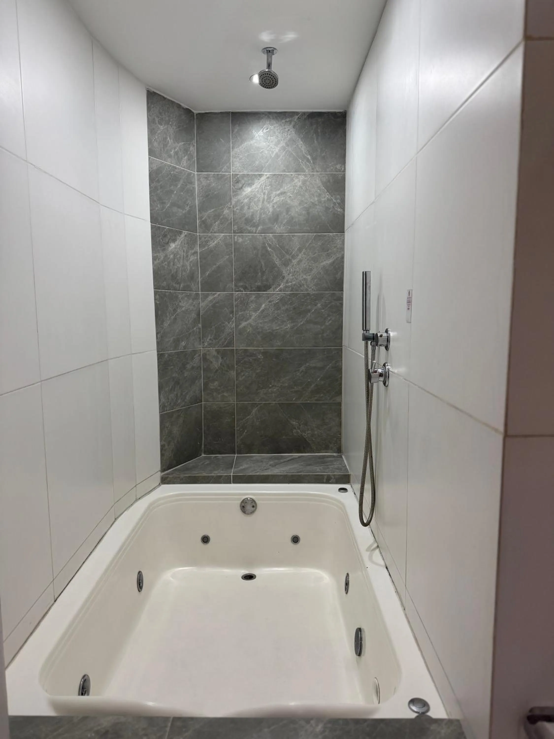 Bath in Hotel Nutibara