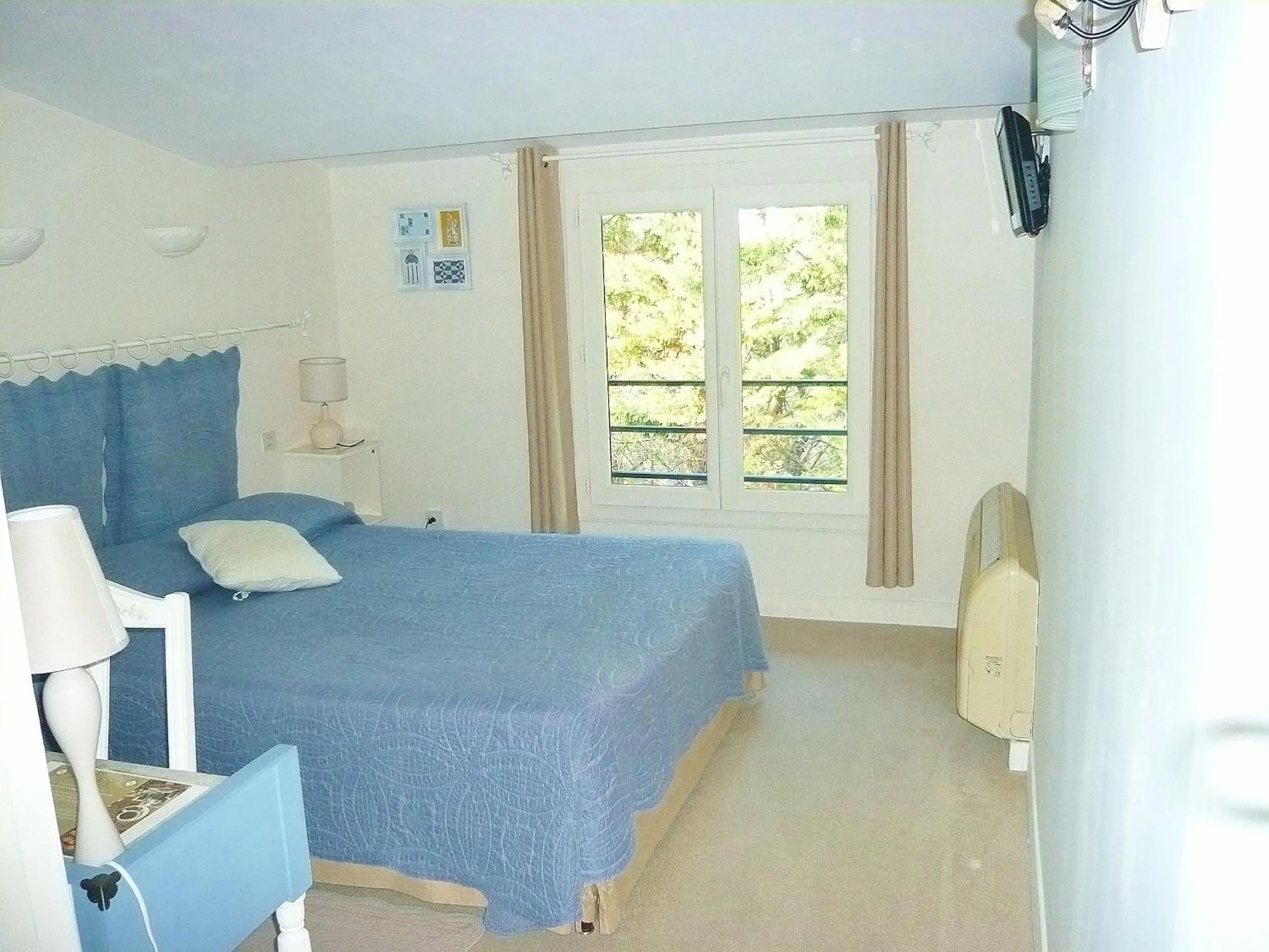 Bed in Hotel Mistral