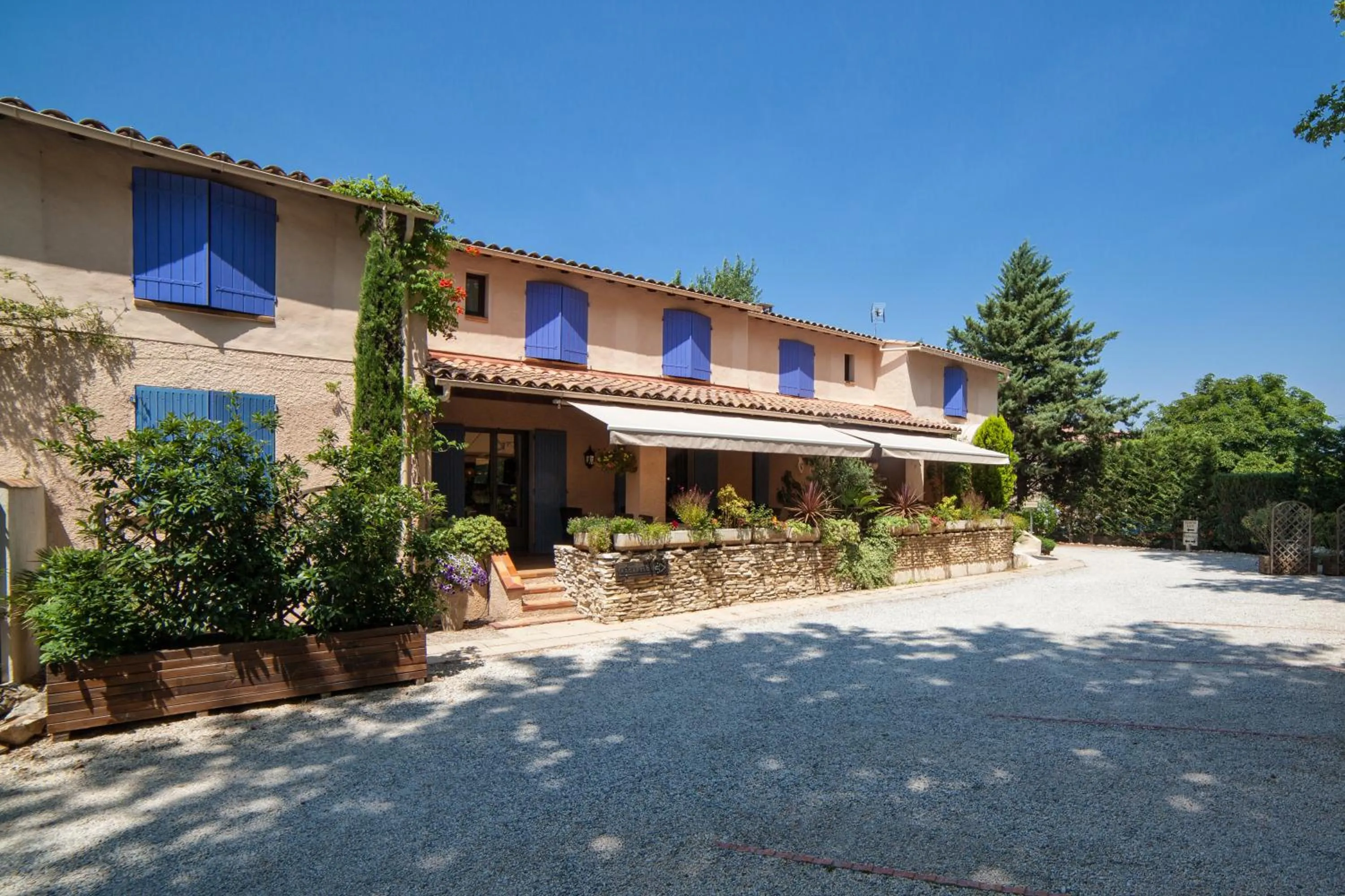 Facade/entrance in Hotel Mistral