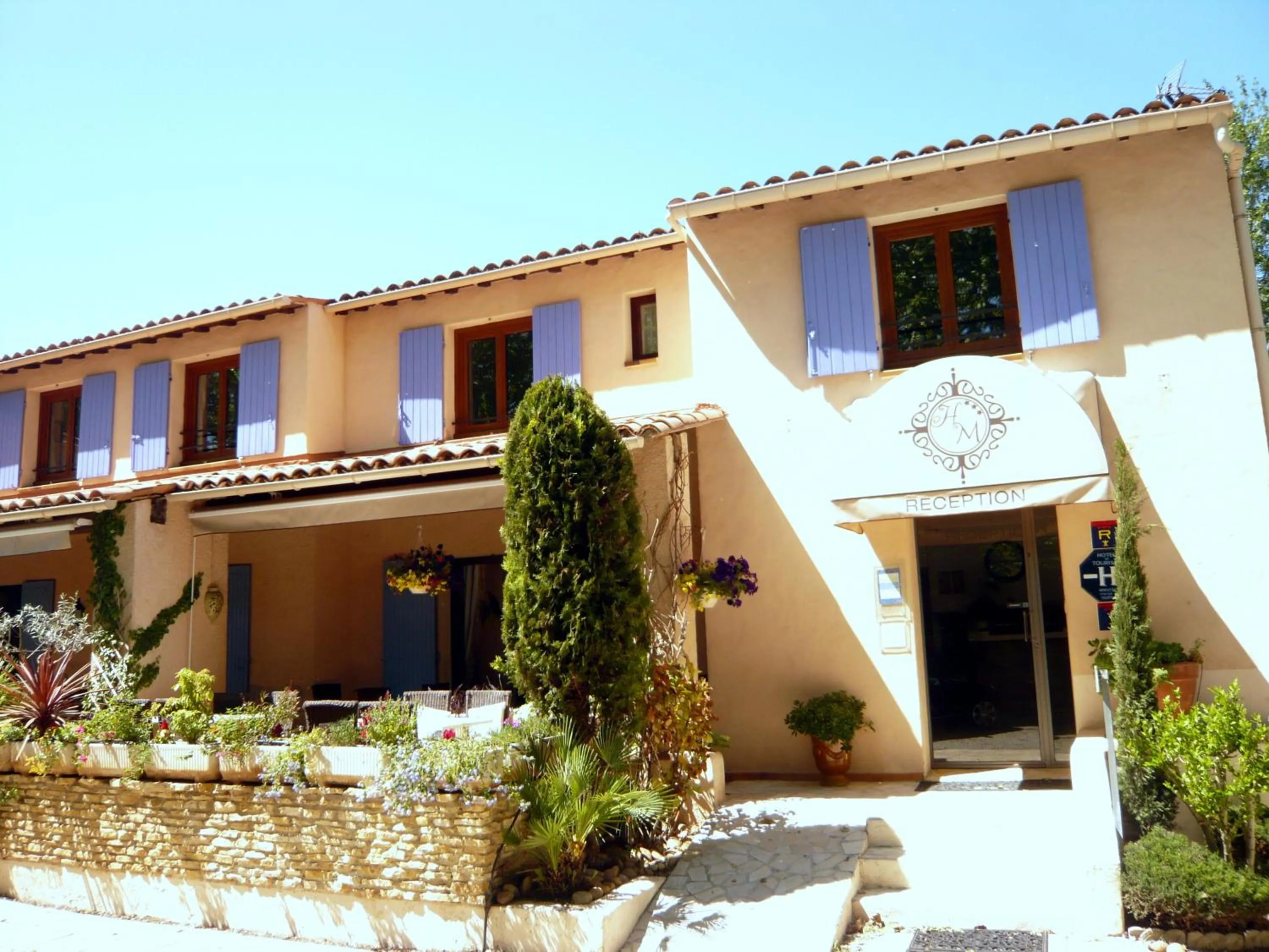 Facade/entrance in Hotel Mistral