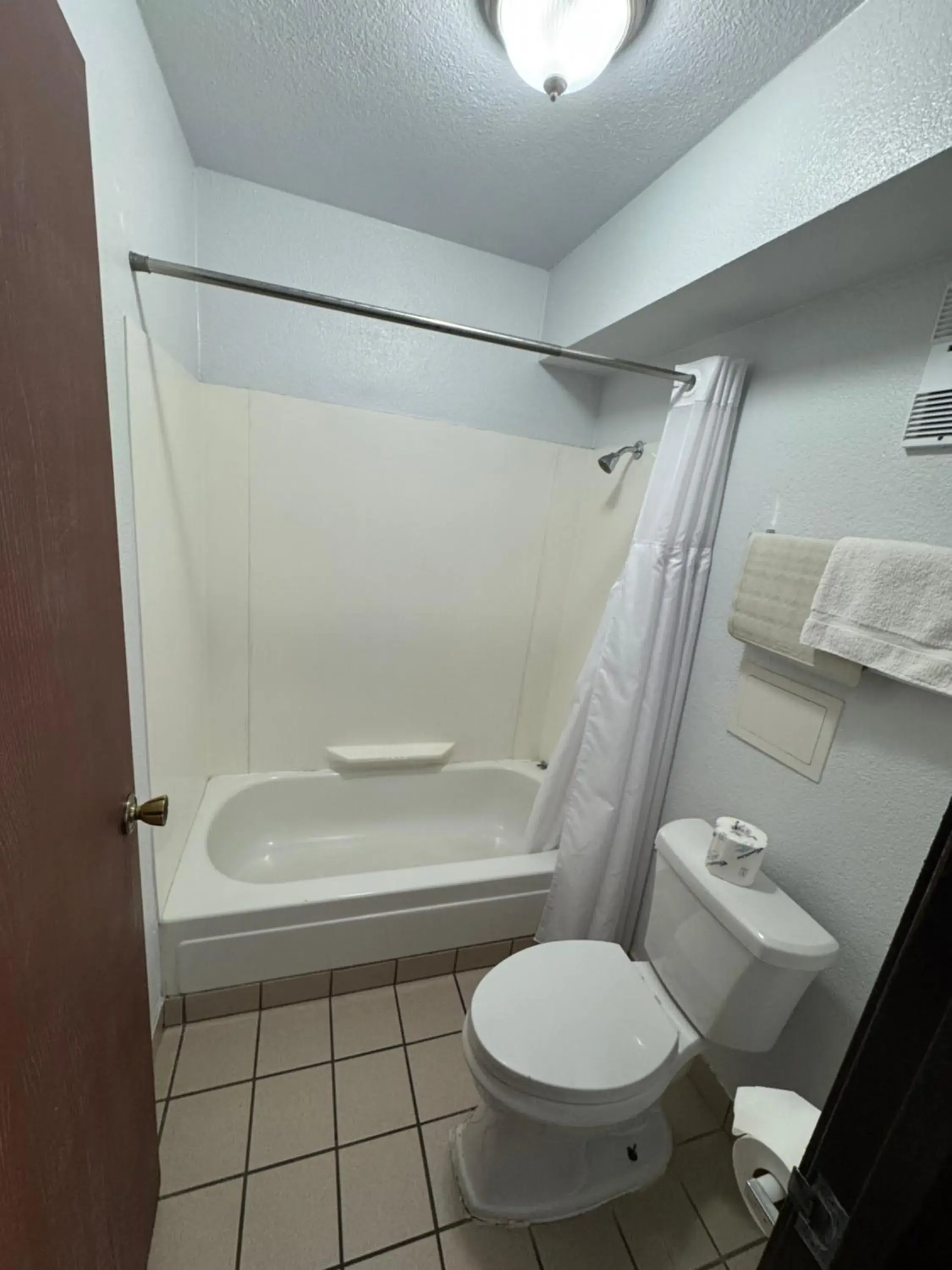 Double Room with Two Double Beds in The New Pioneer Double Room with Two Double Beds in The New Pioneer