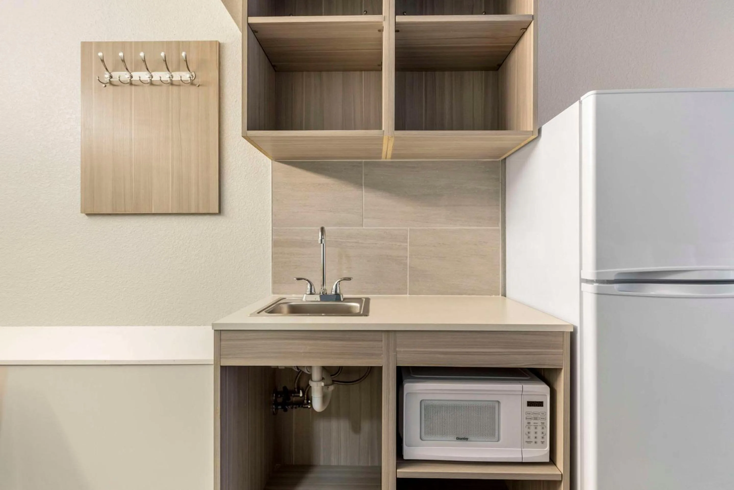 Bedroom in Suburban Studios Pueblo North