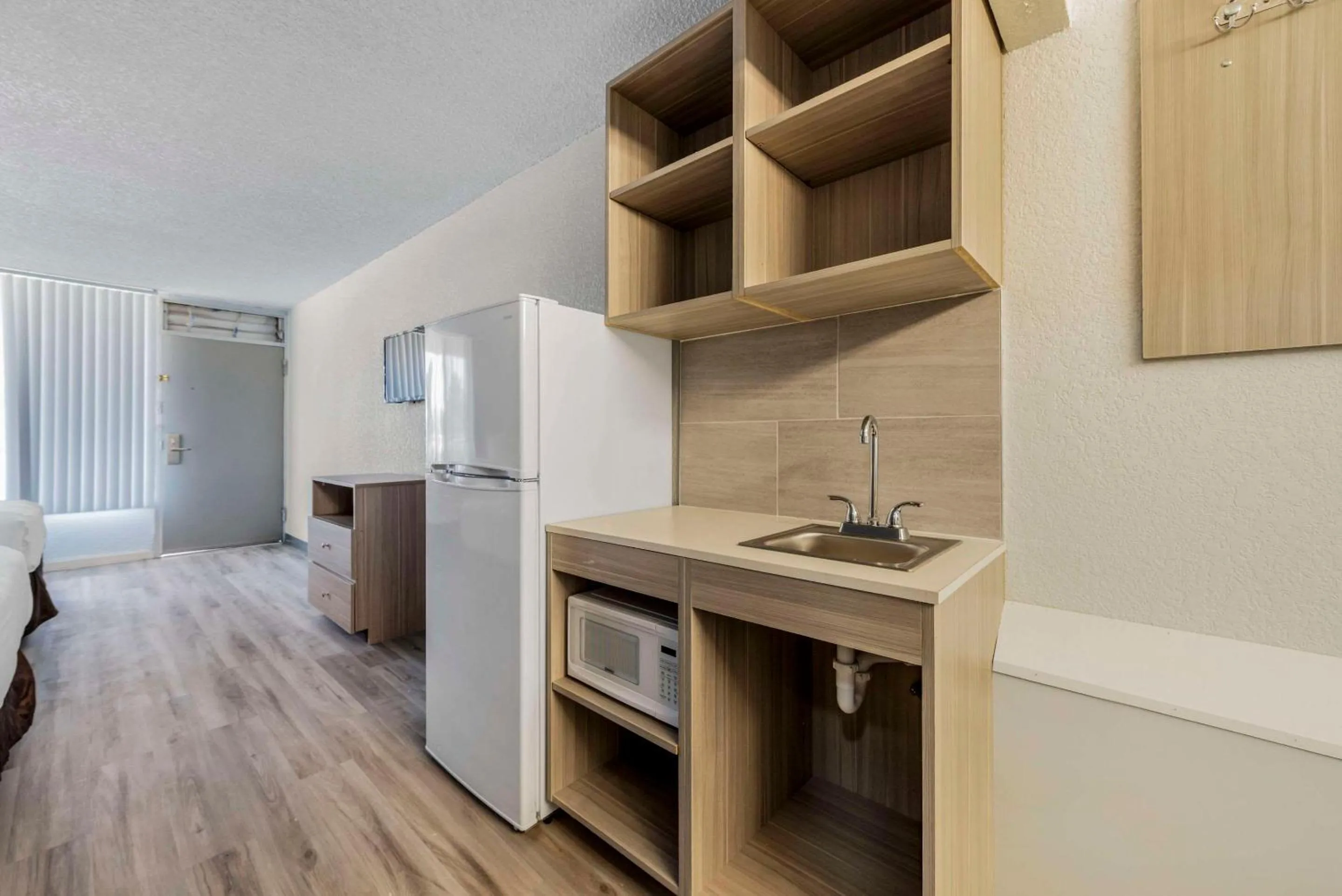 Bedroom in Suburban Studios Pueblo North