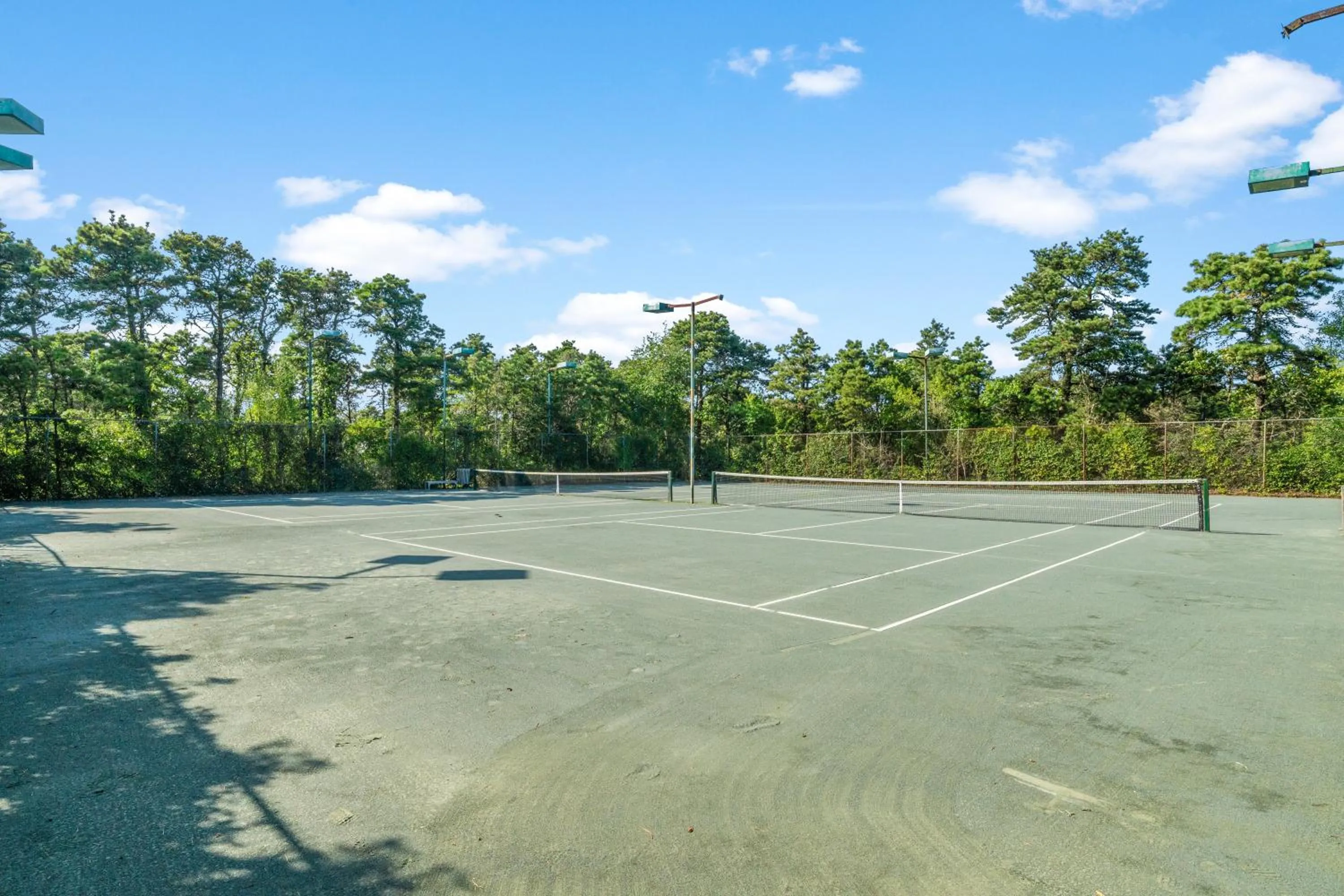 Tennis court in Nantucket Inn