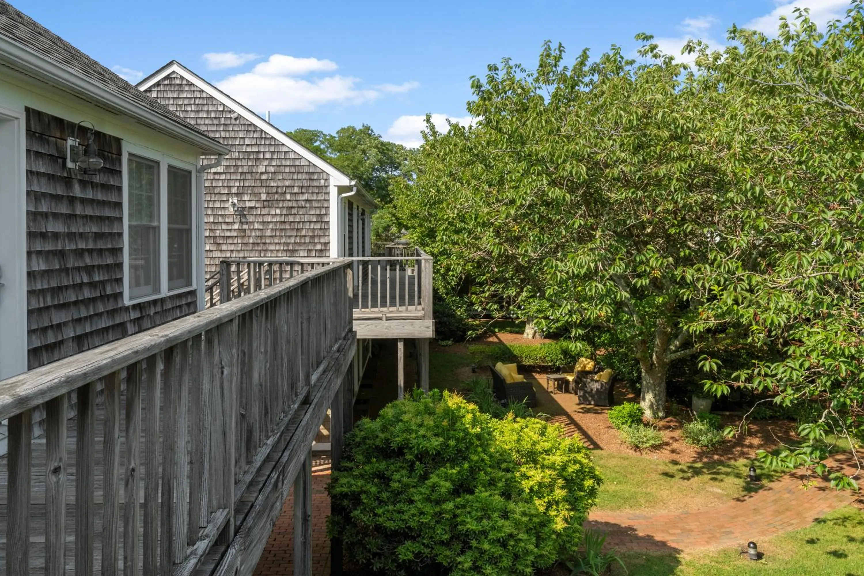 Property building in Nantucket Inn