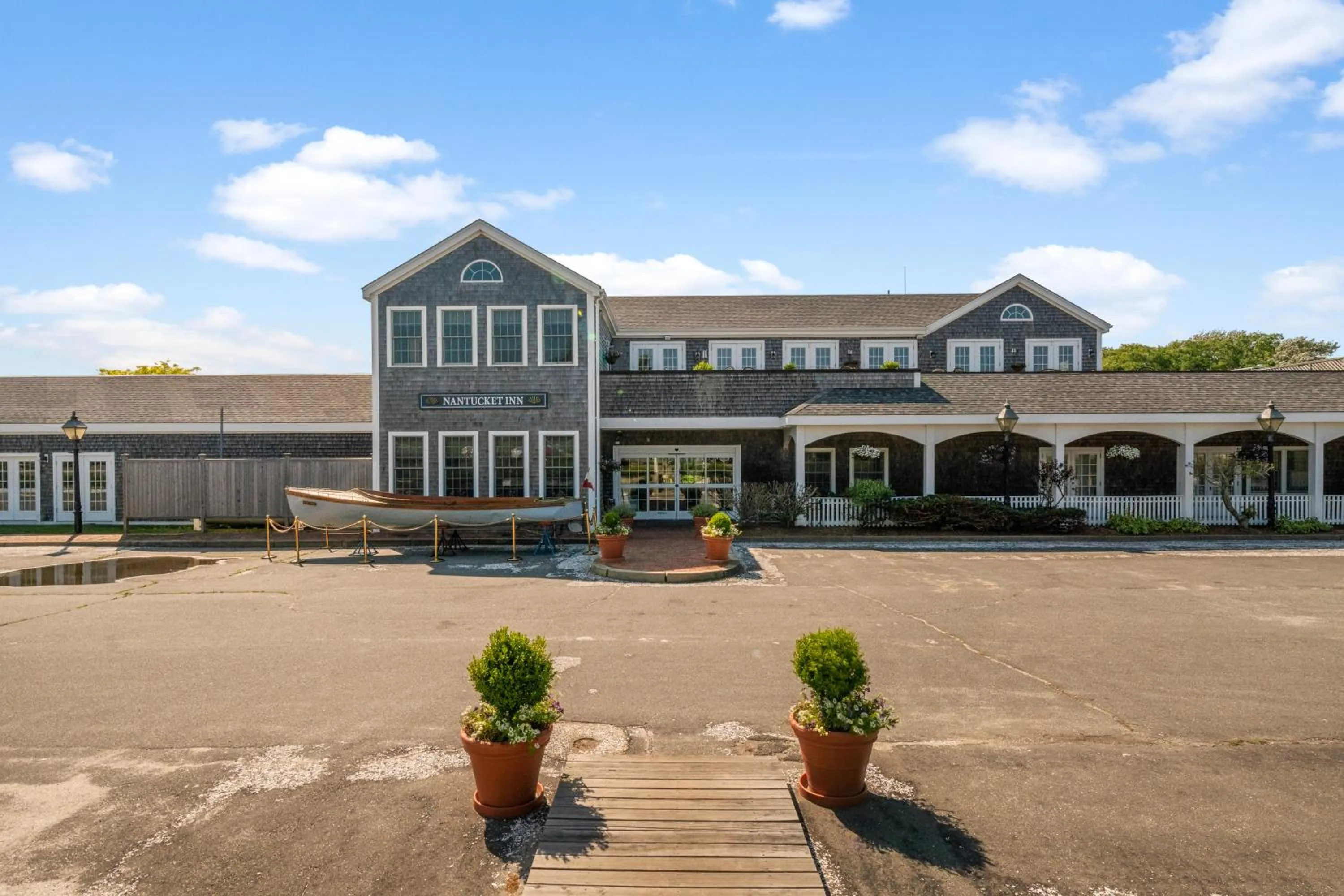 Property building in Nantucket Inn