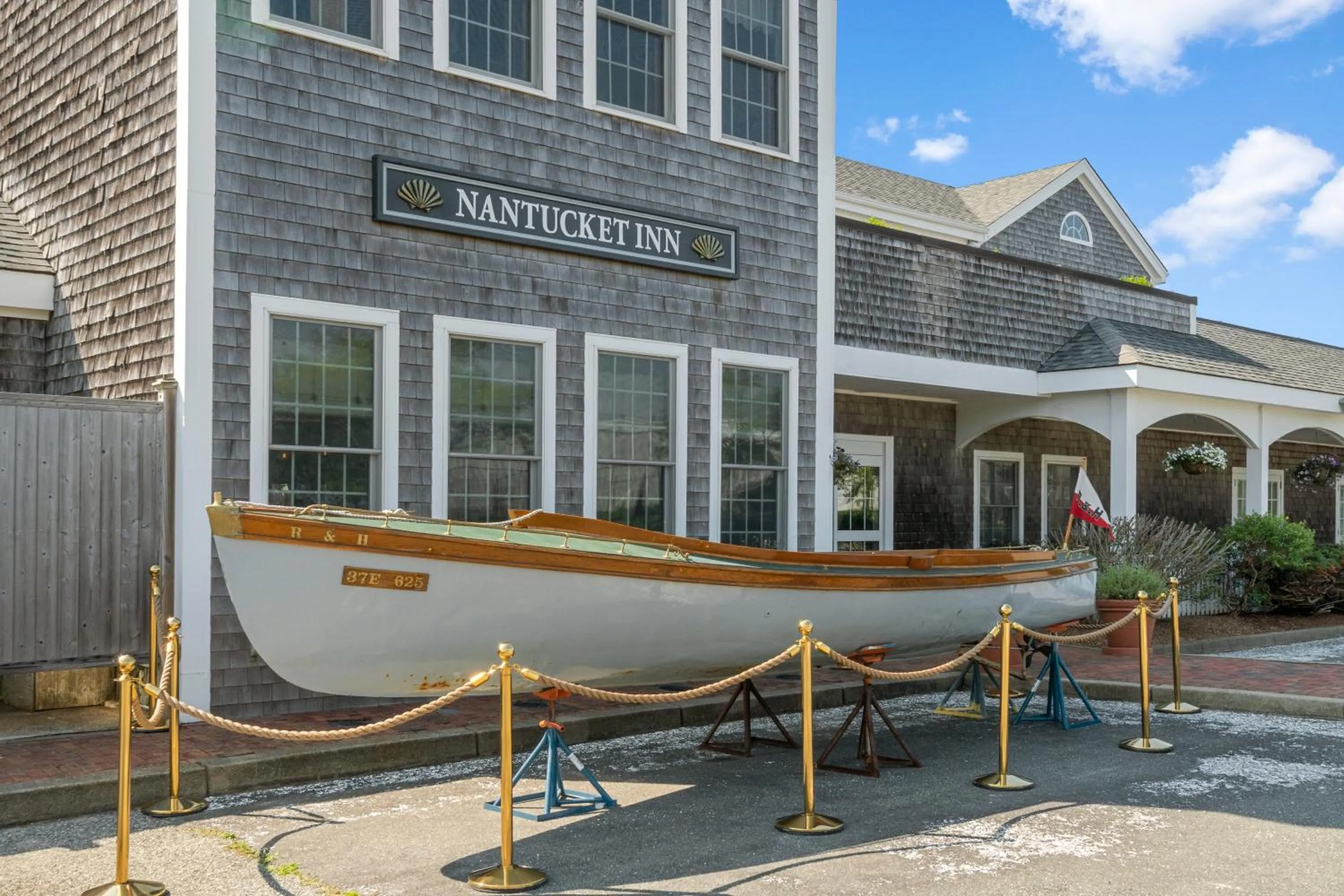 Property building in Nantucket Inn