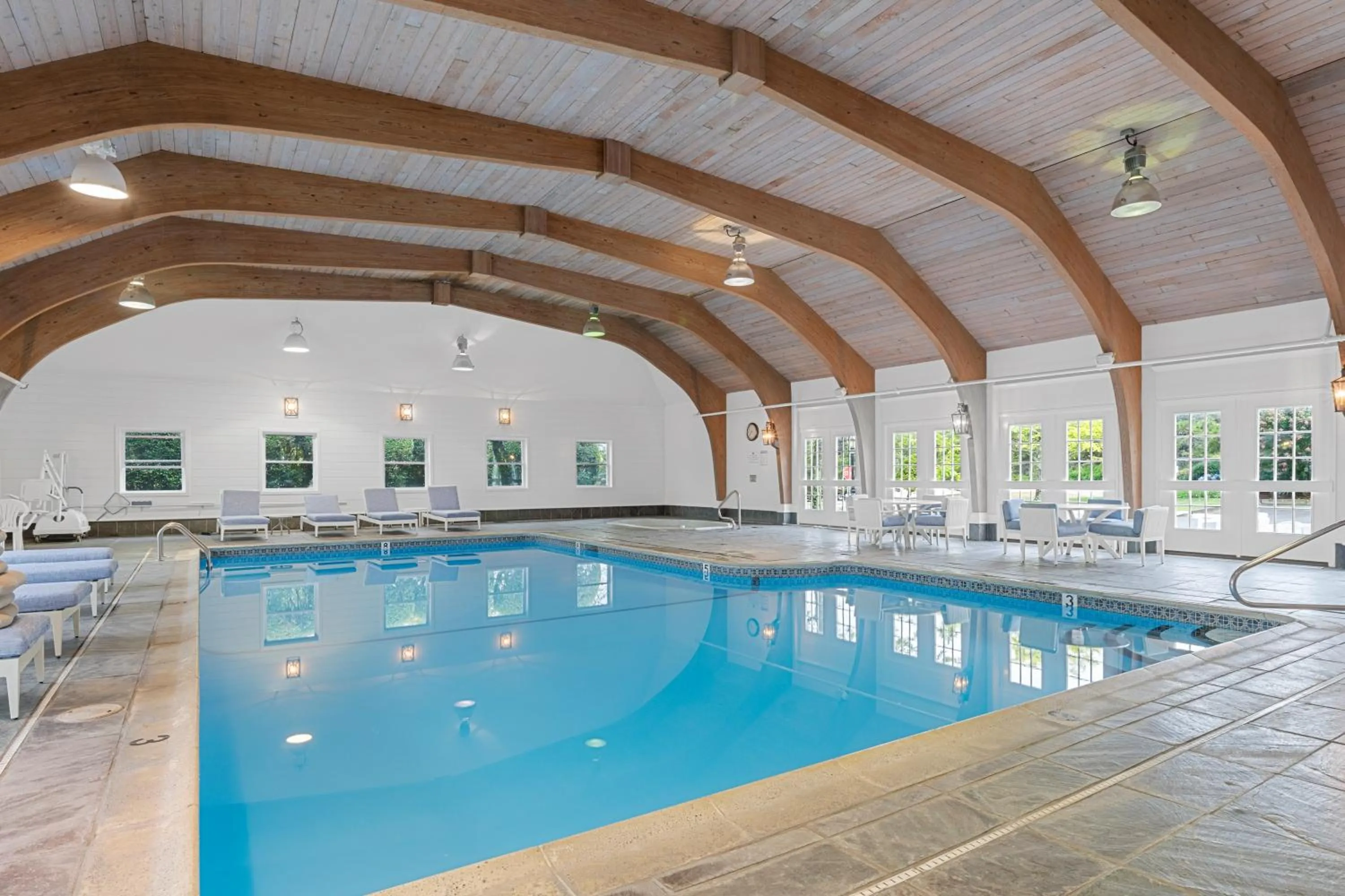 Swimming pool in Nantucket Inn