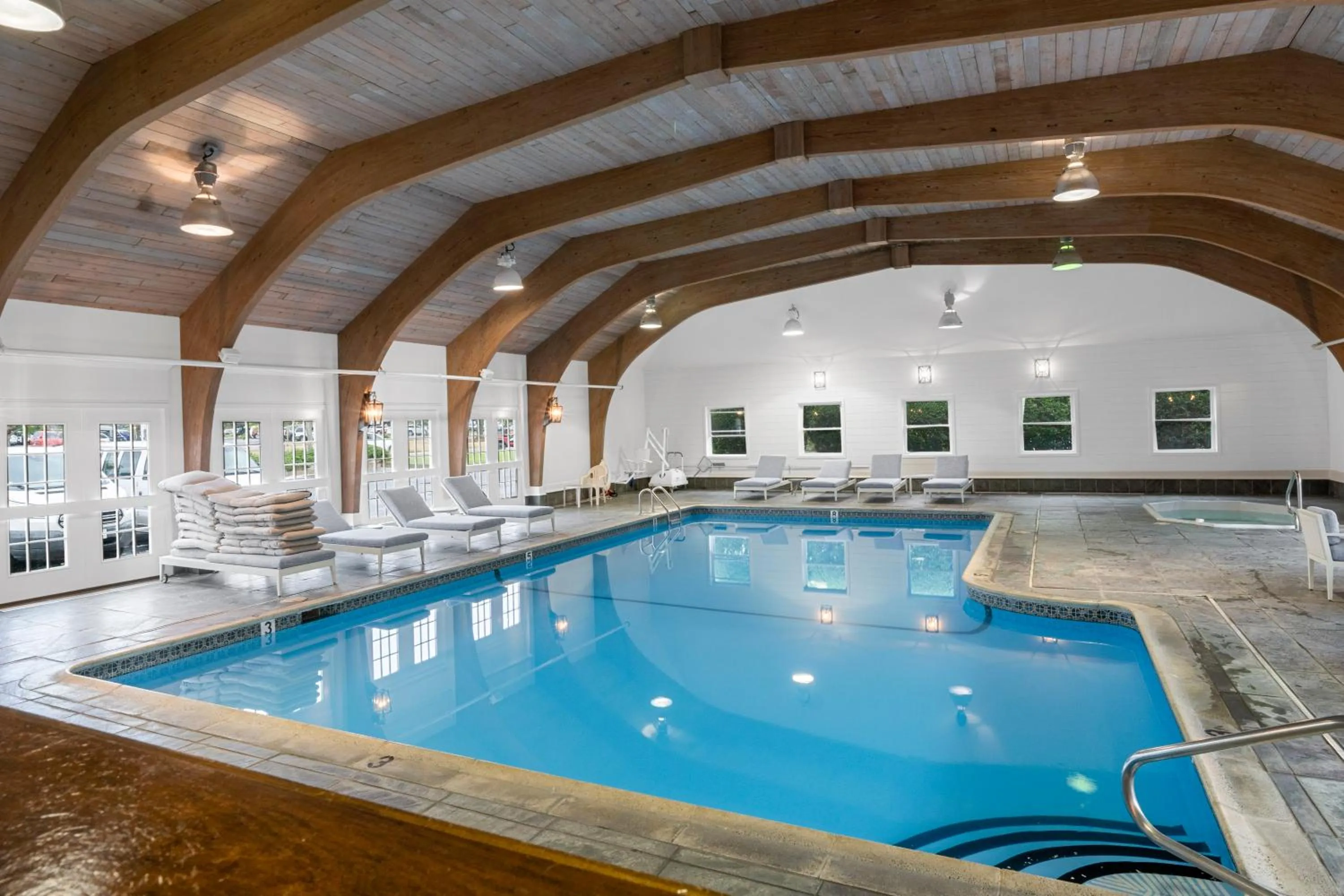 Swimming pool in Nantucket Inn