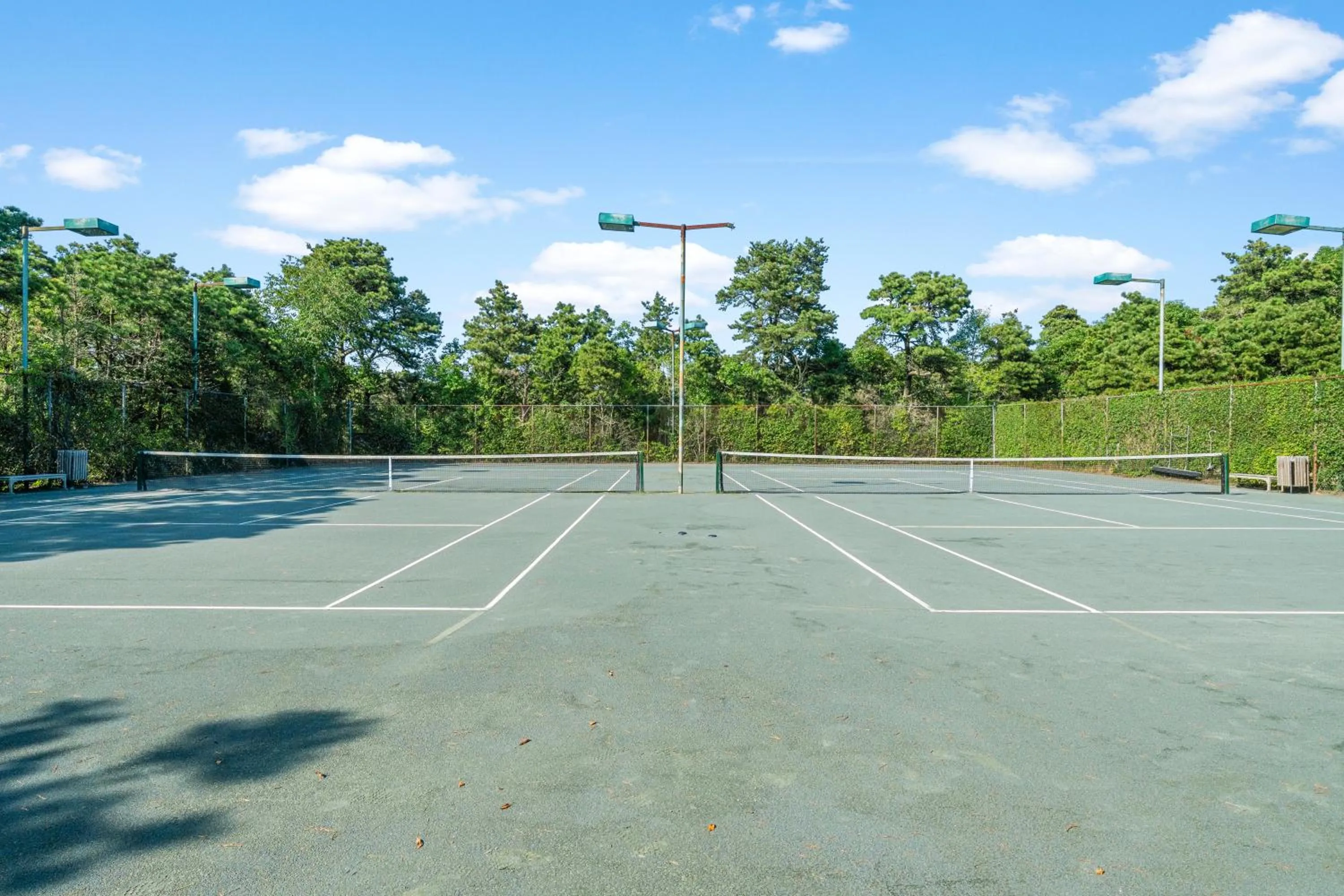 Tennis court in Nantucket Inn