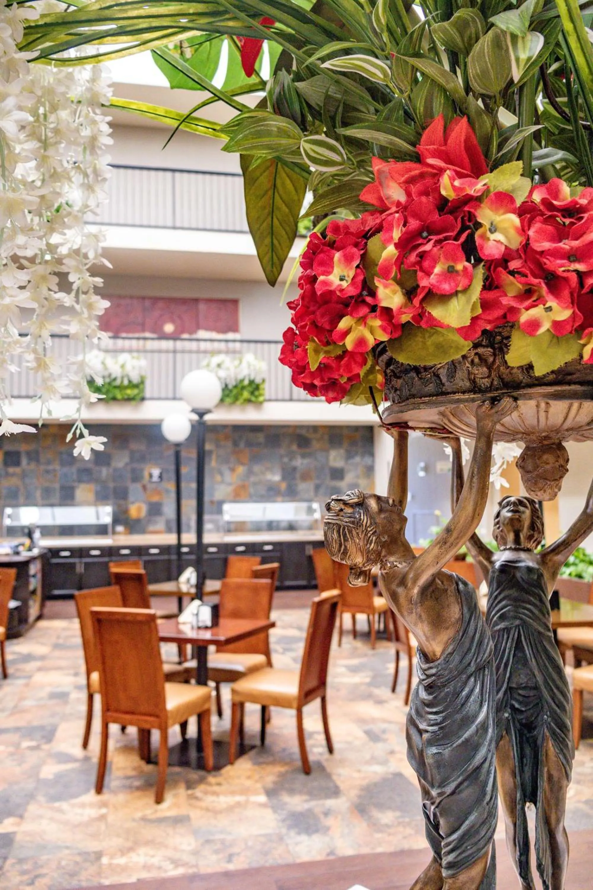 Restaurant/places to eat in Best Western PLUS Monterrey Airport