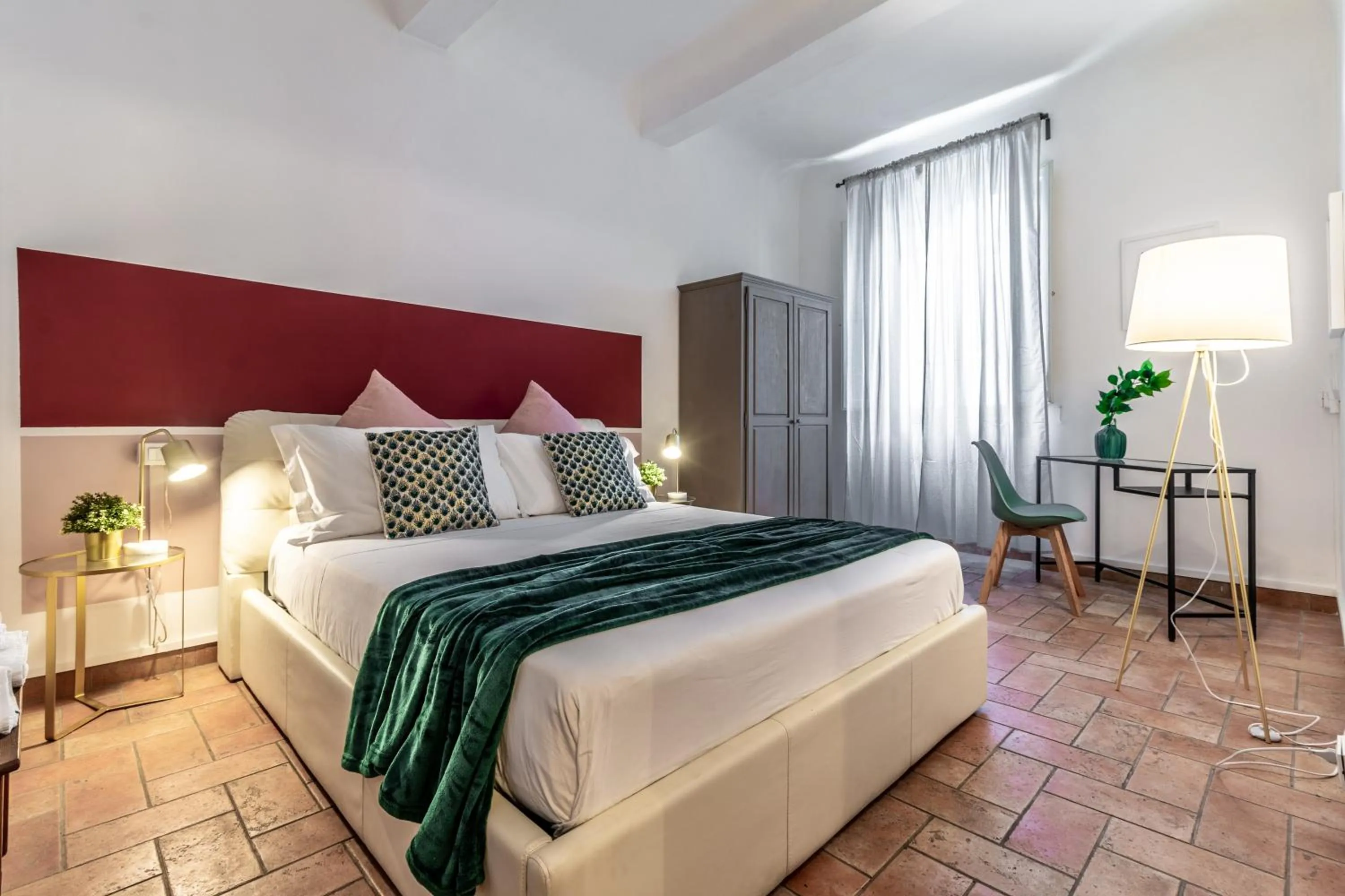 Bed in Wine Apartments Florence Ansonica