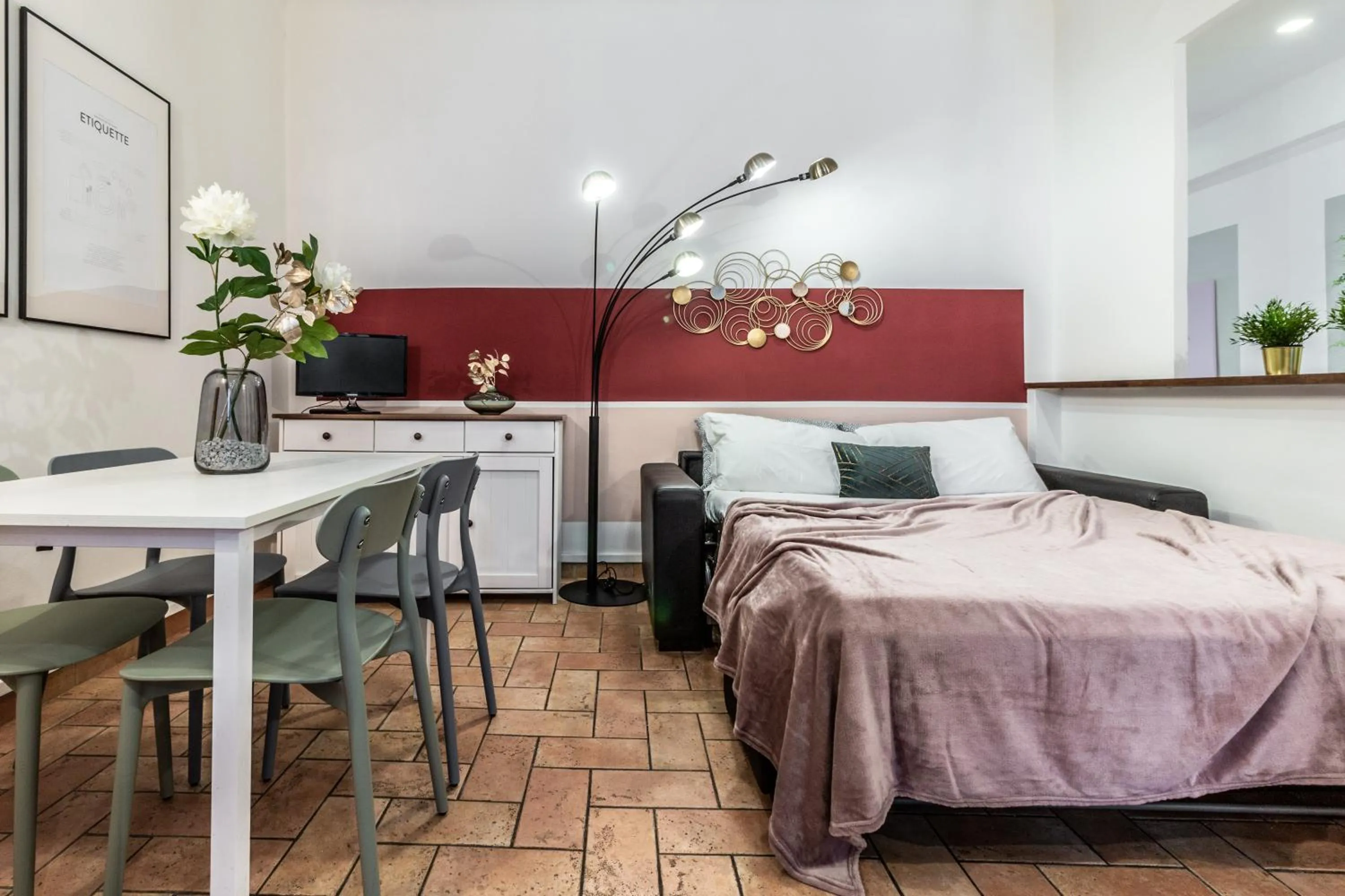 Bed in Wine Apartments Florence Ansonica