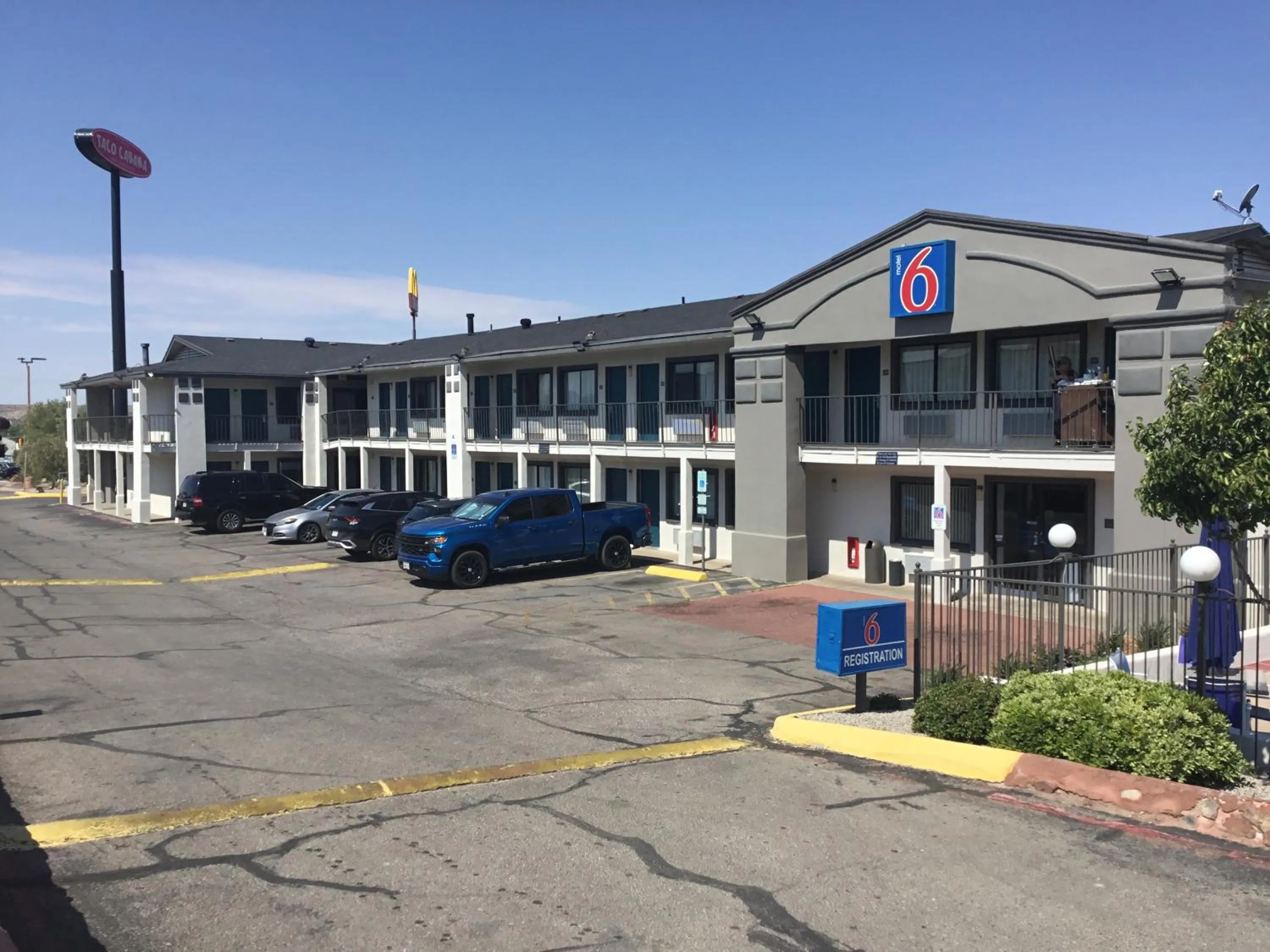 Property building in Motel 6-El Paso, TX - West