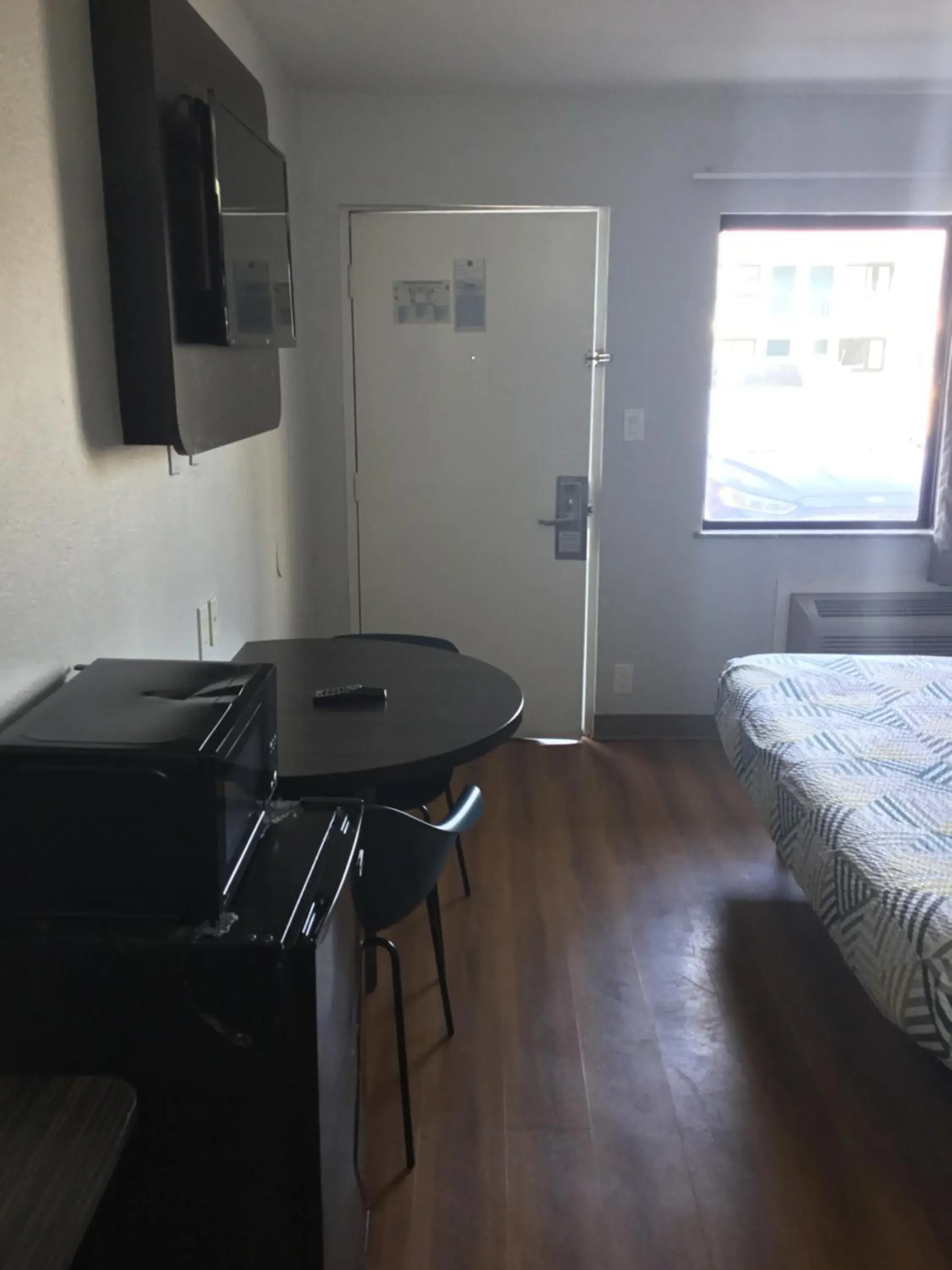 Quadruple Room - Non-Smoking in Motel 6-El Paso, TX - West Quadruple Room - Non-Smoking in Motel 6-El Paso, TX - West