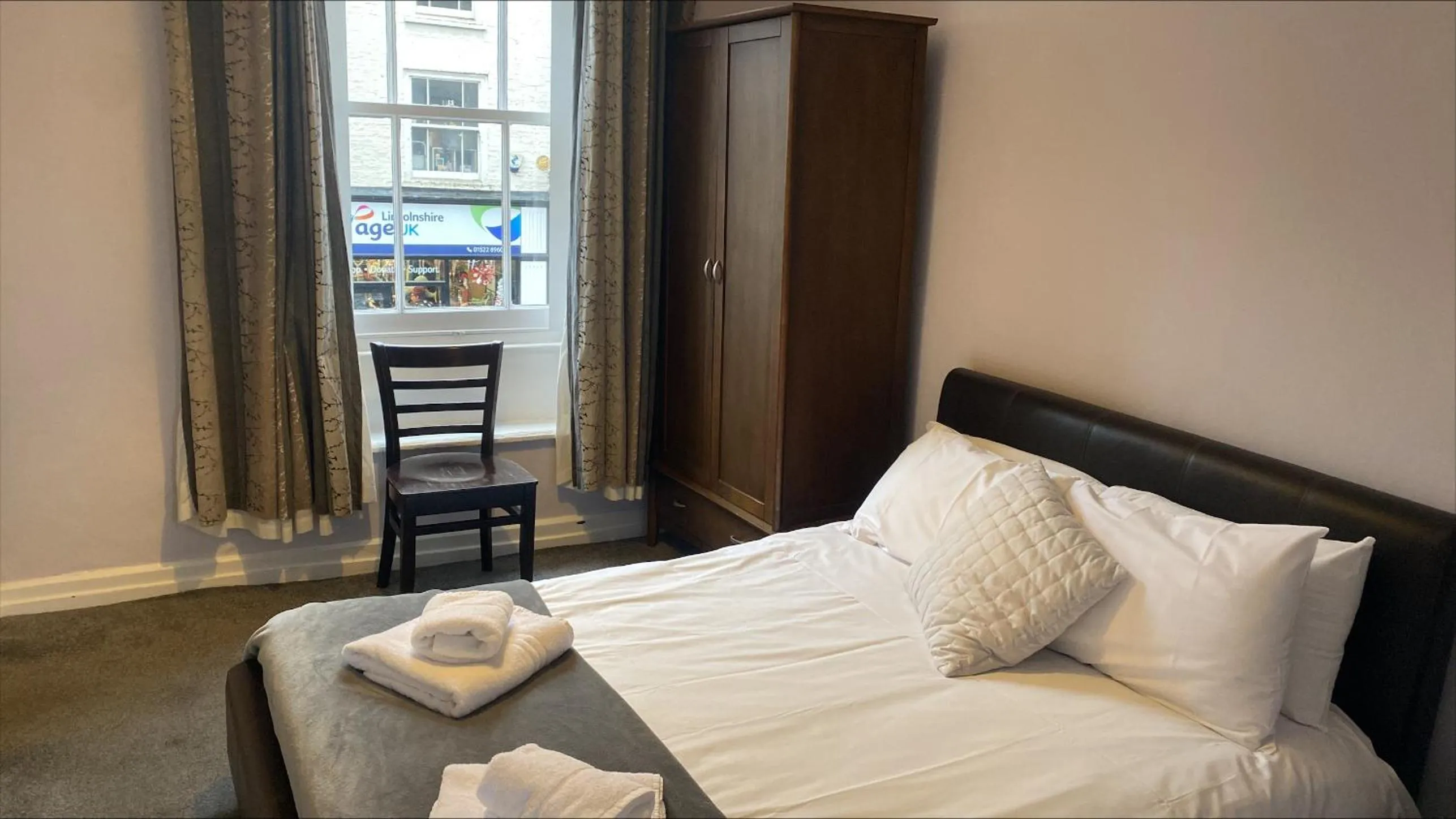 Bedroom, Bed in The Pack Horse