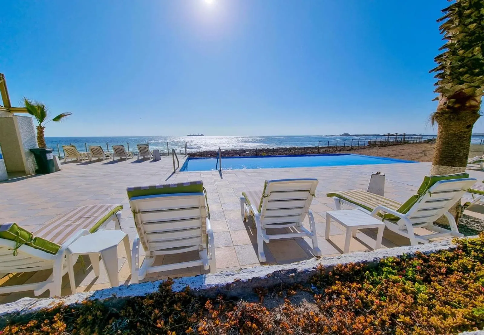 Swimming pool in Panamericana Hotel Arica