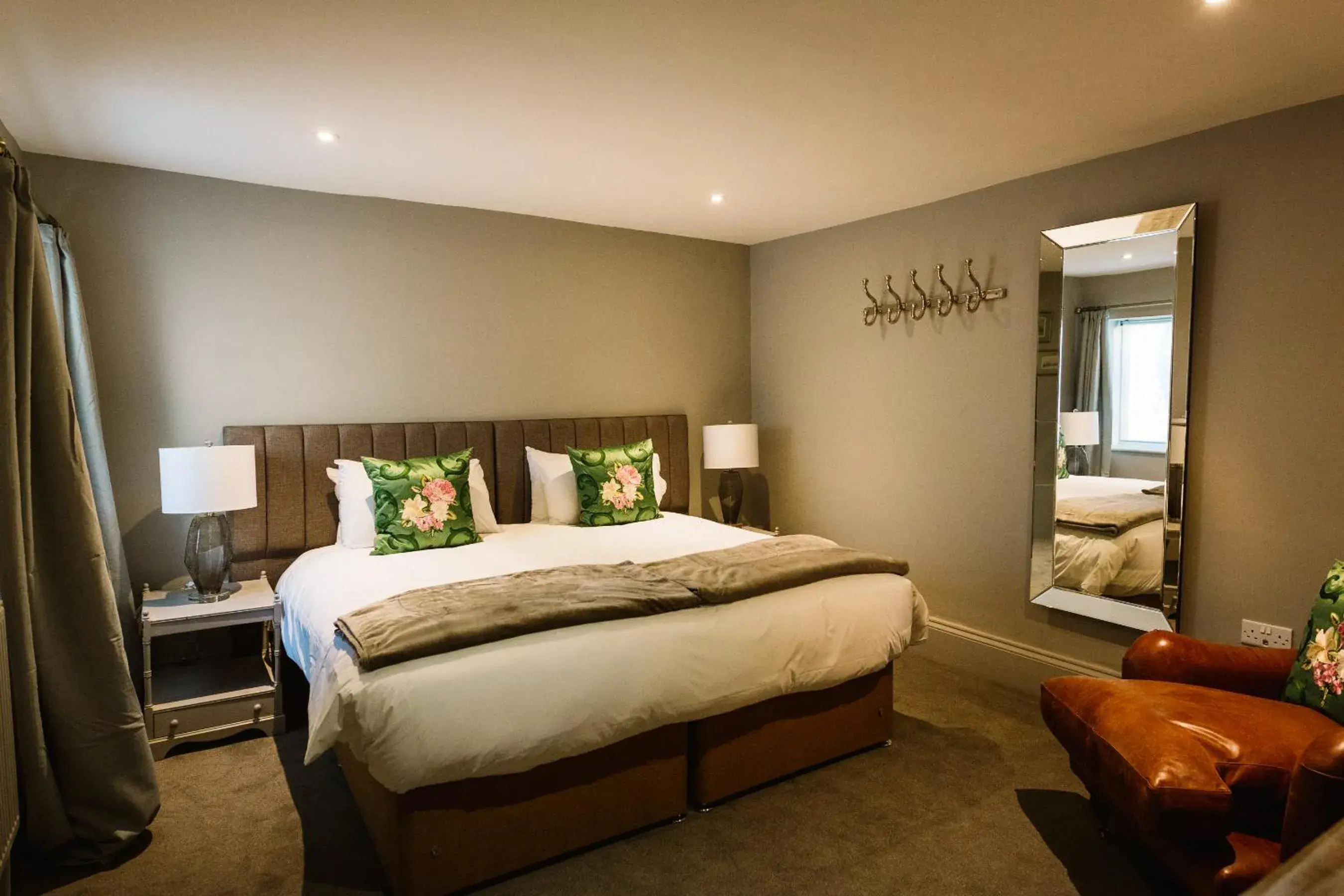 Deluxe Double or Twin Room in Bampton Townhouse Deluxe Double or Twin Room in Bampton Townhouse