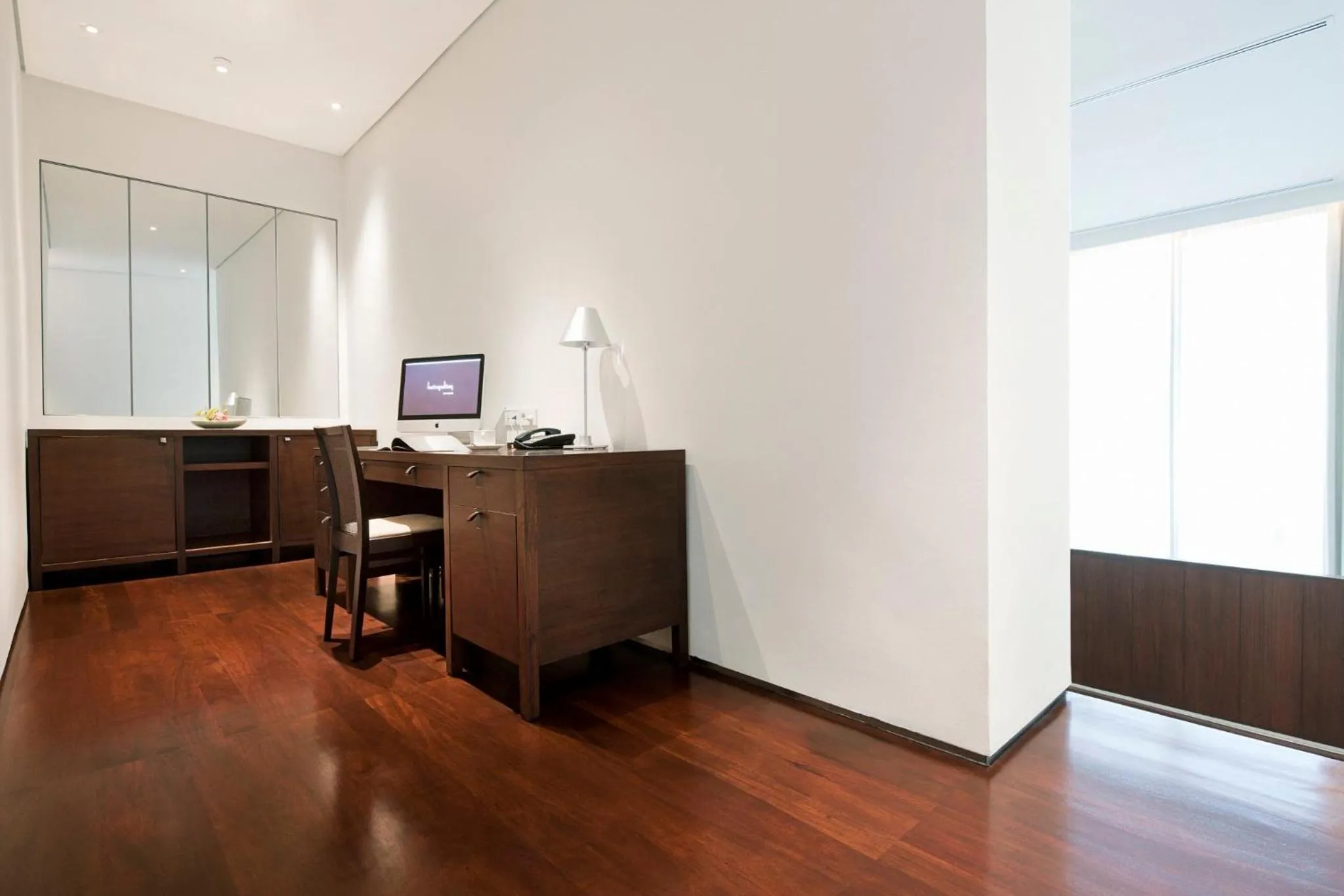 Photo of the whole room in COMO Metropolitan Bangkok