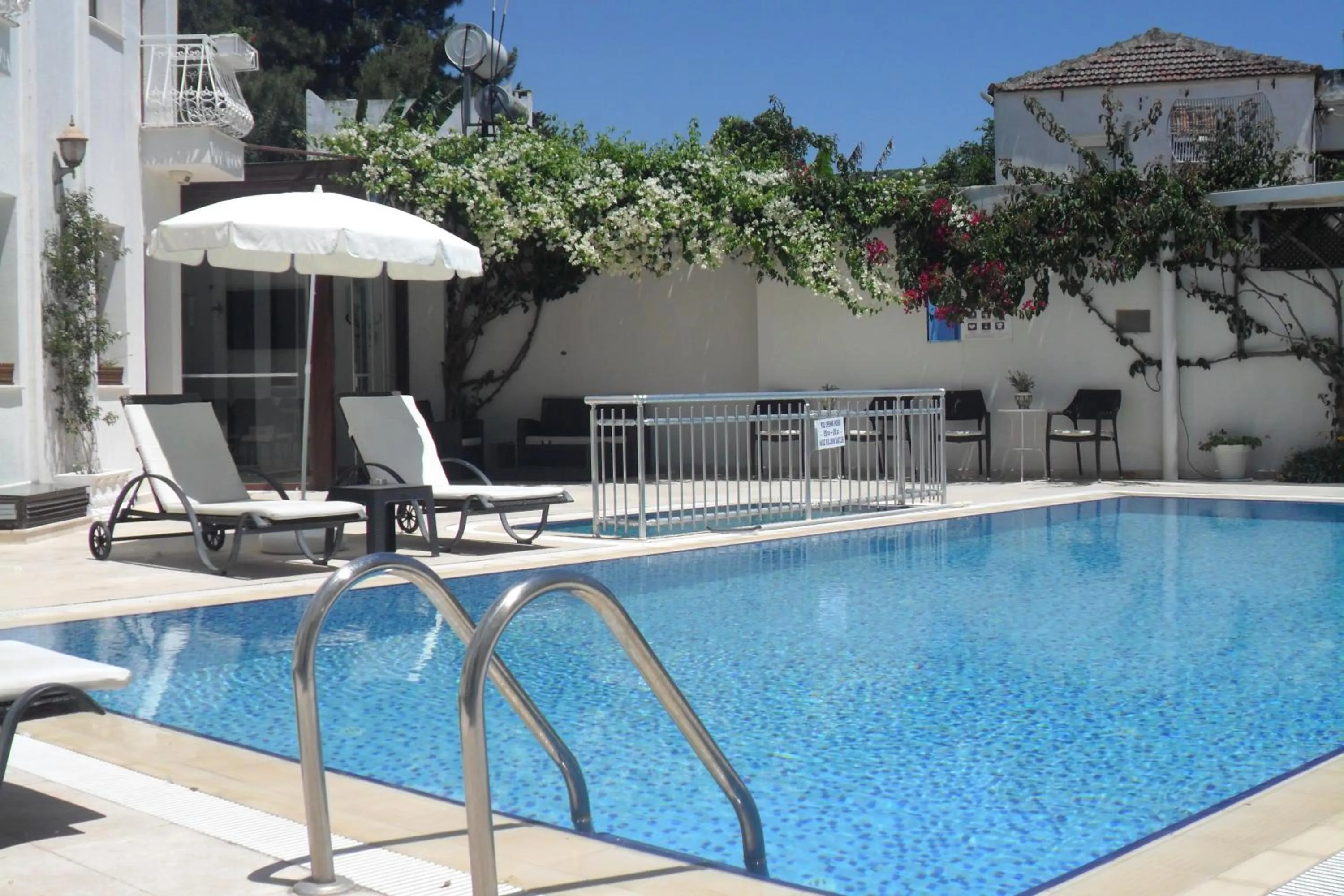 Swimming Pool in Asmin Hotel Bodrum