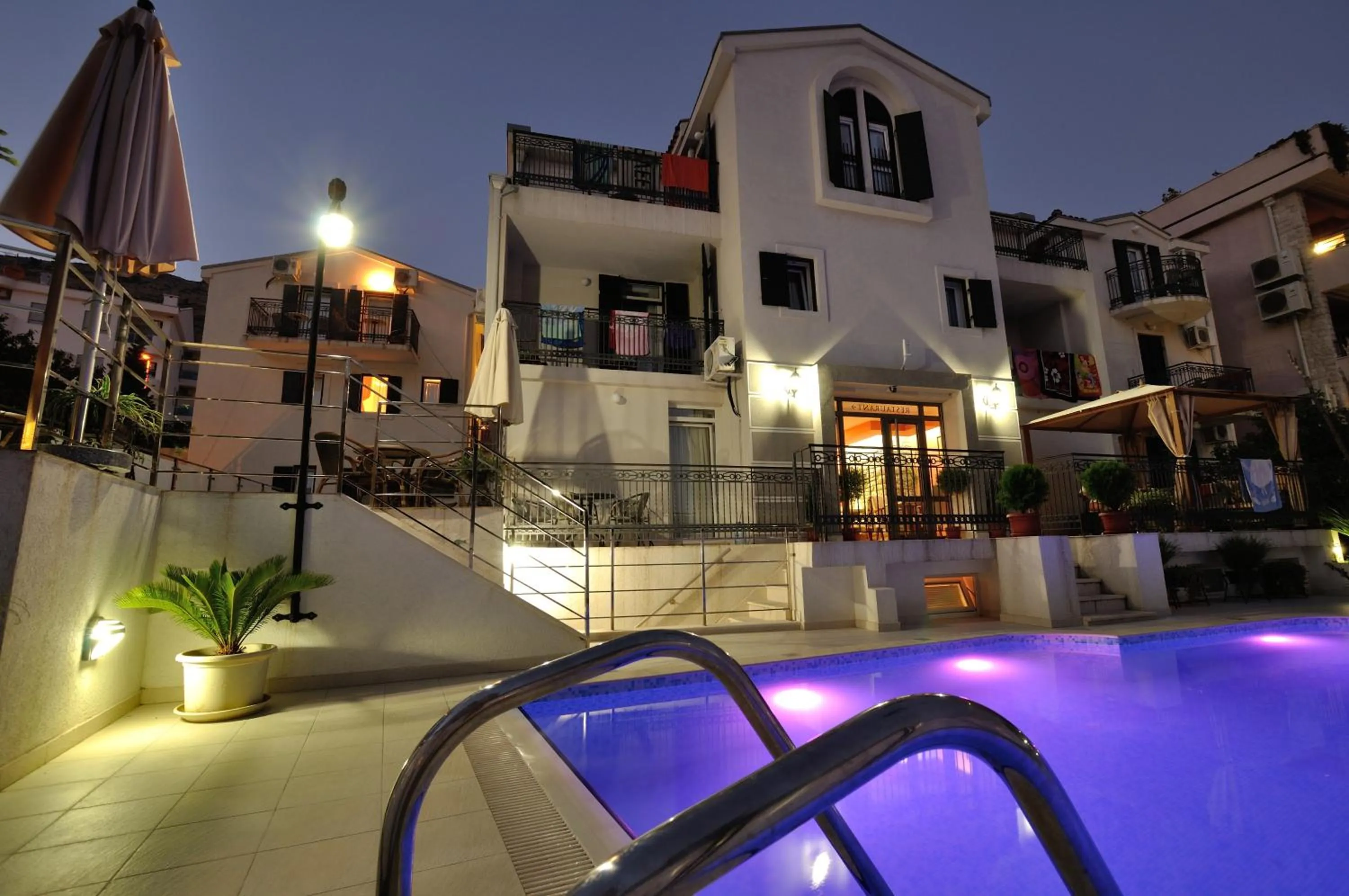 Swimming pool in Vila Đurić - Ex Hotel Đurić