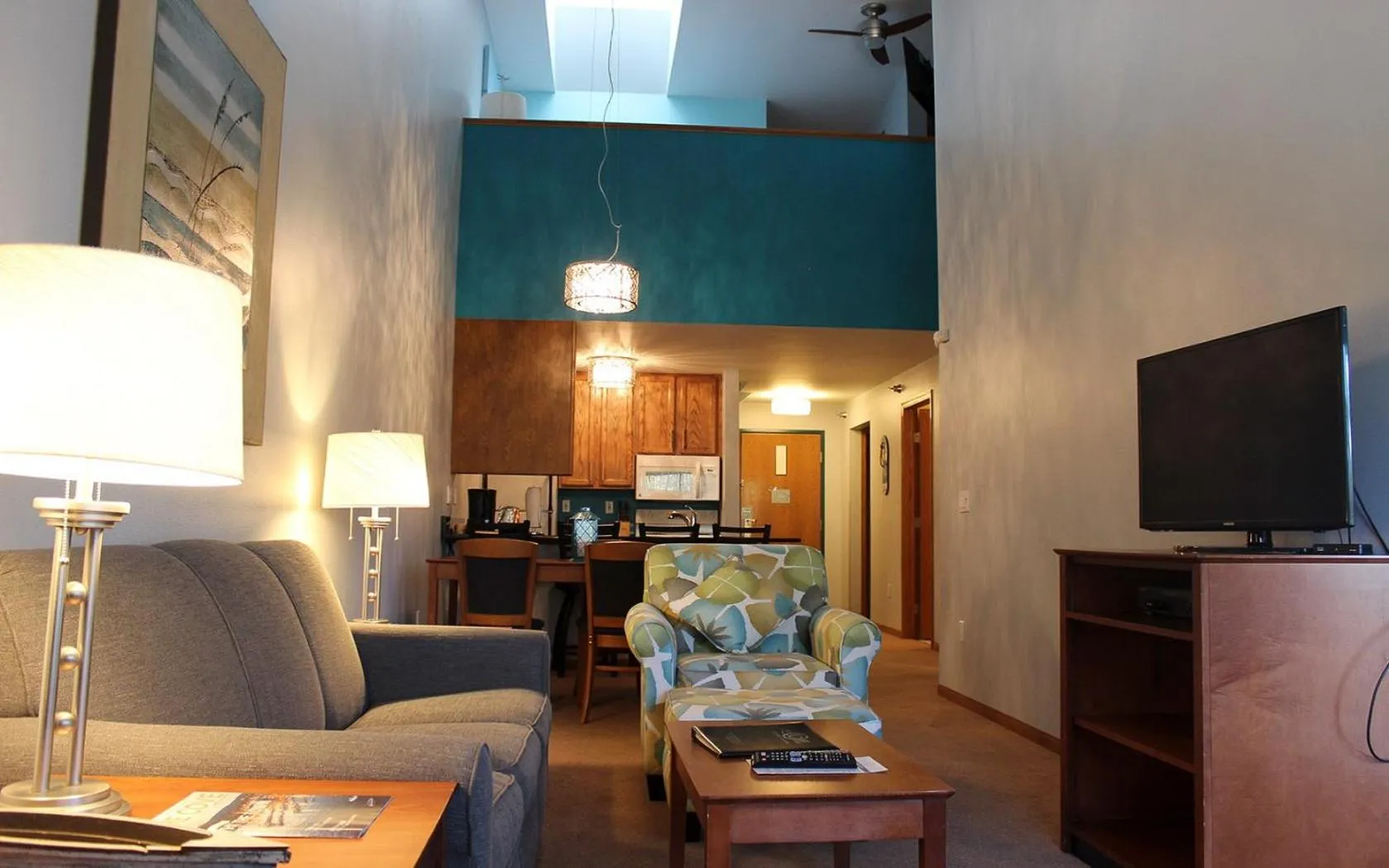 TV and multimedia in The Cove of Lake Geneva