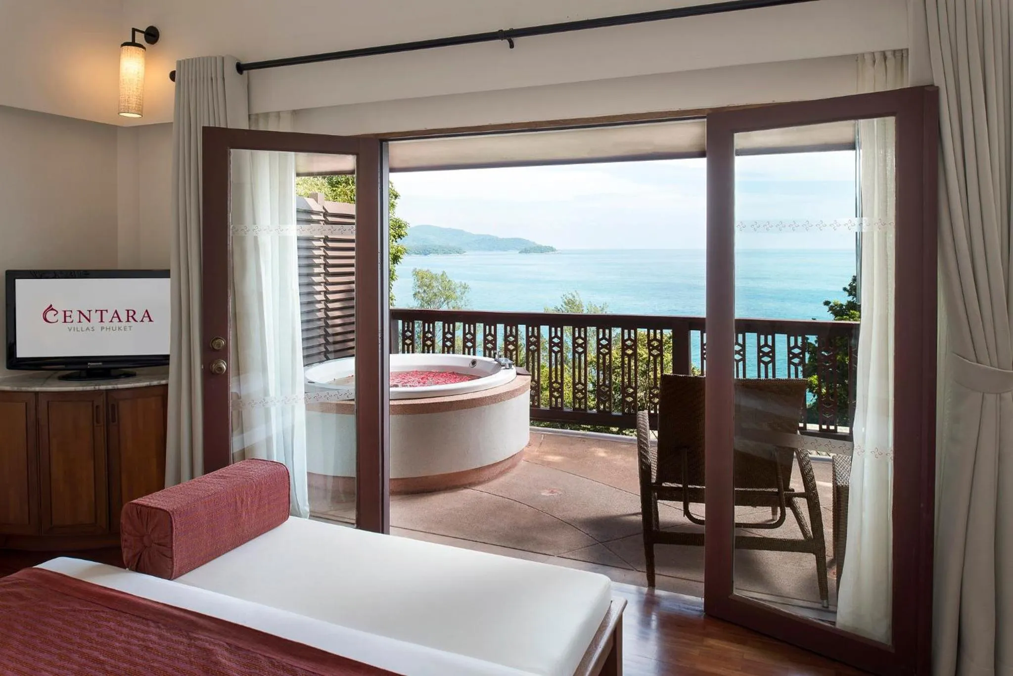 Photo of the whole room, Bed in Centara Villas Phuket