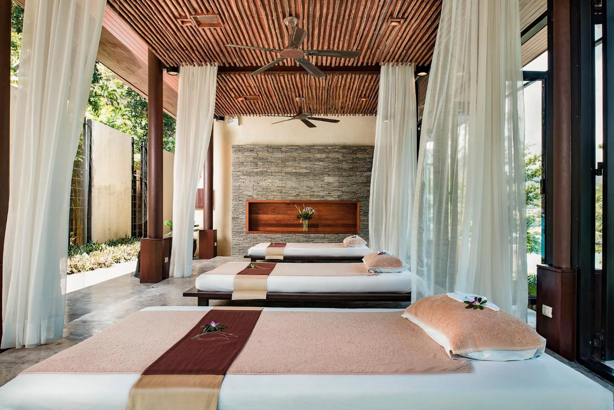 Spa and wellness centre/facilities, Bed in Centara Villas Phuket