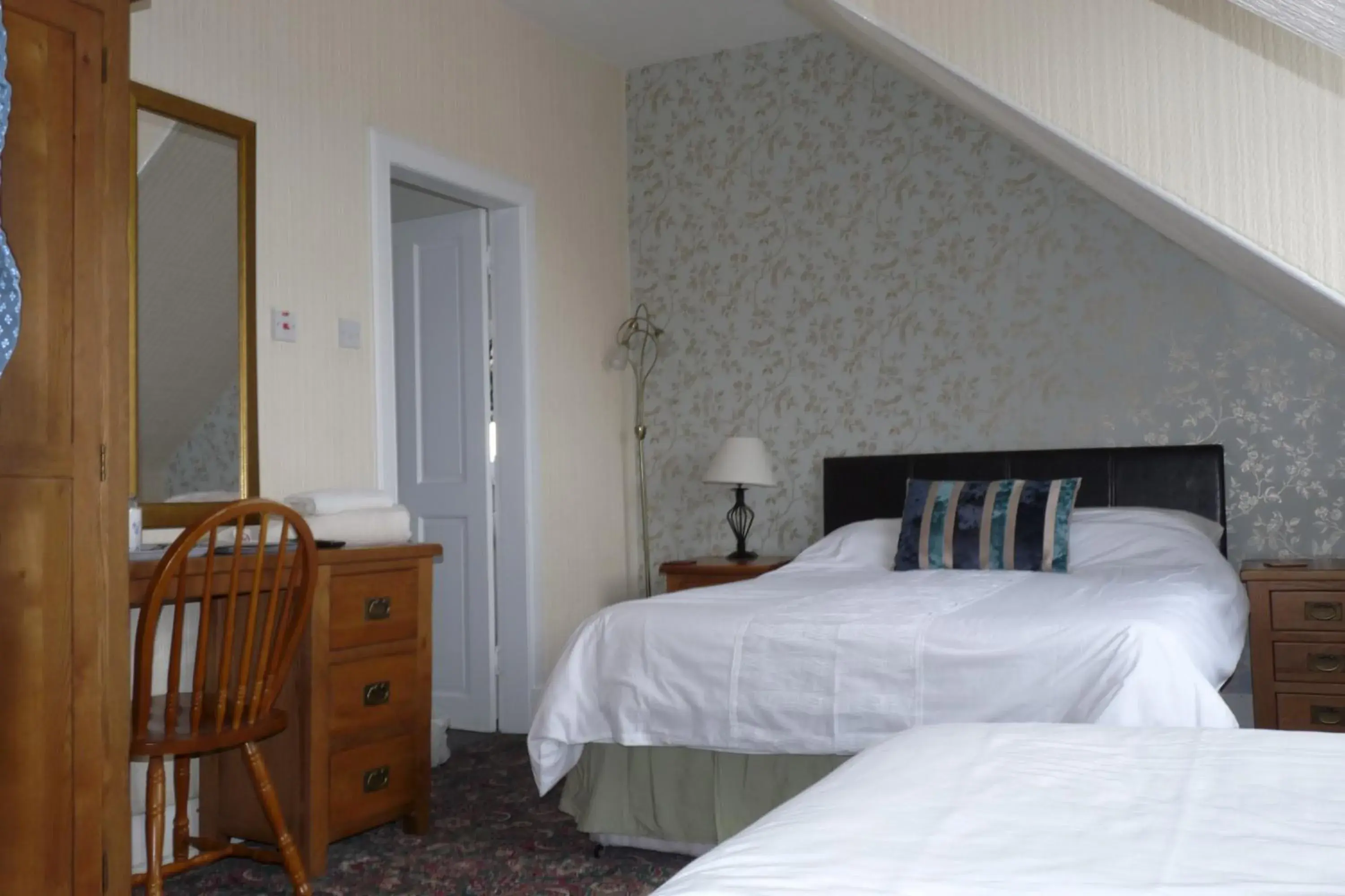 Double or Twin Room in Bank Guest House Double or Twin Room in Bank Guest House