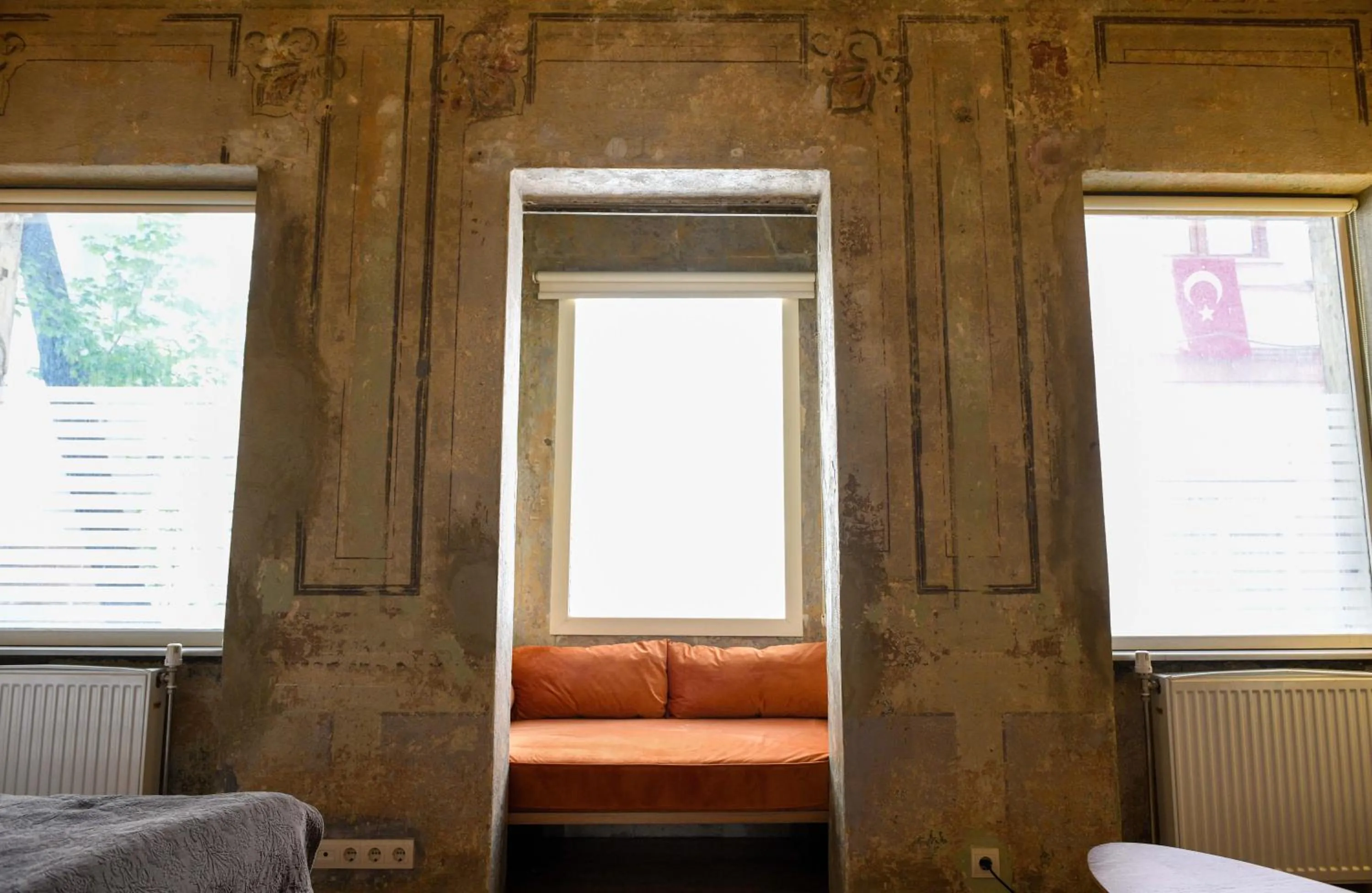 Seating area, Bed in Rooms Galata