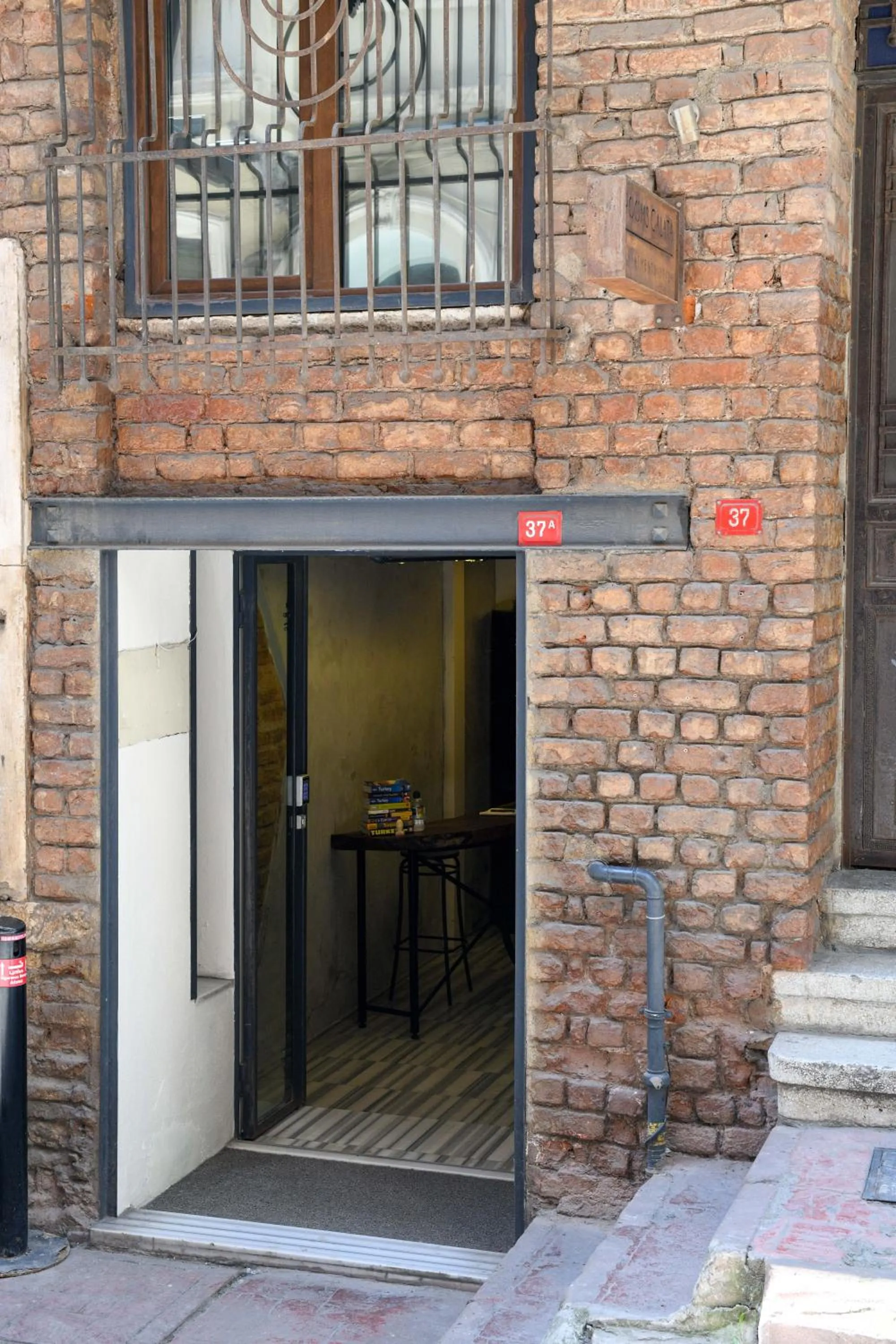 Facade/entrance in Rooms Galata