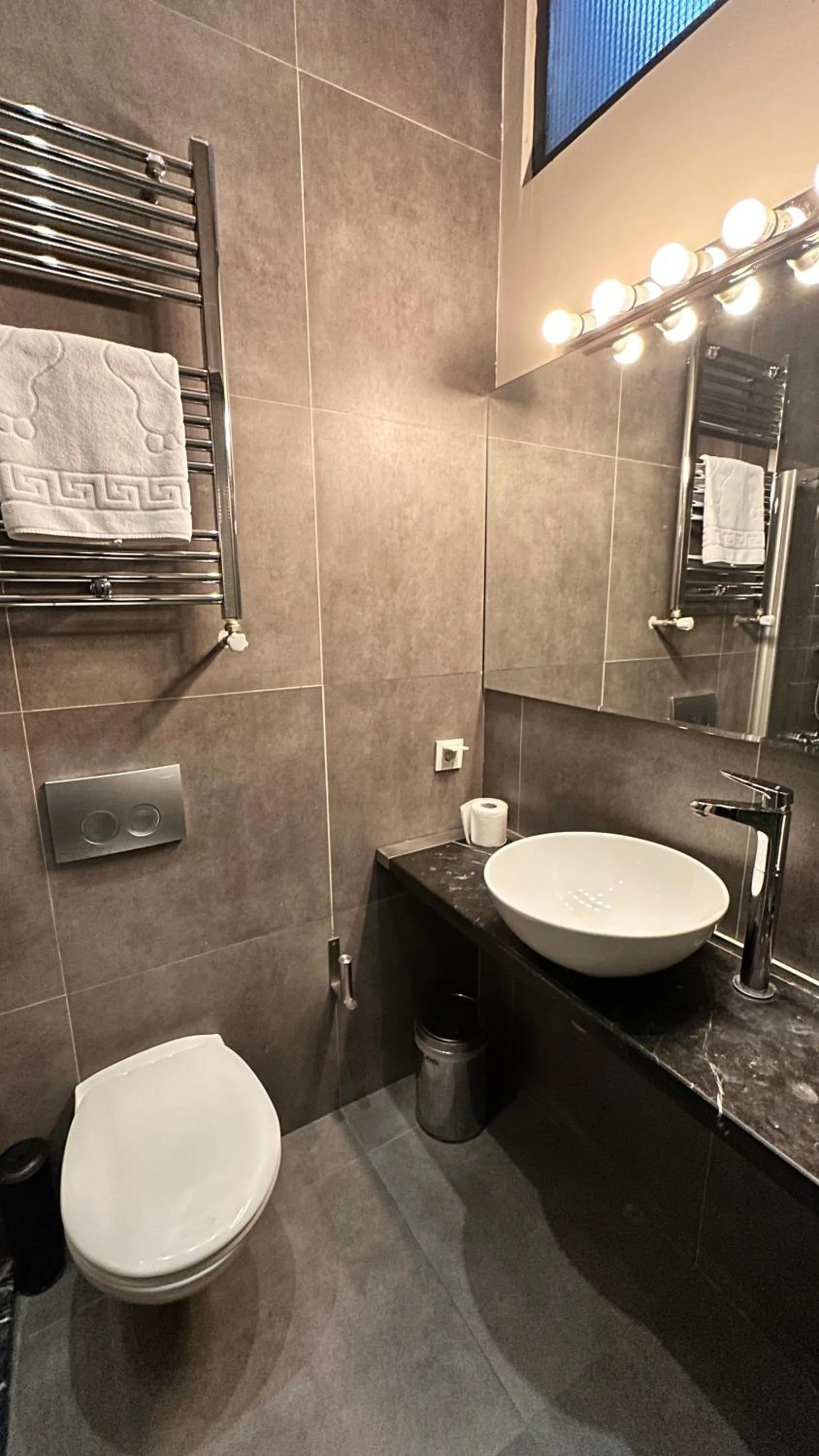 Toilet in Rooms Galata