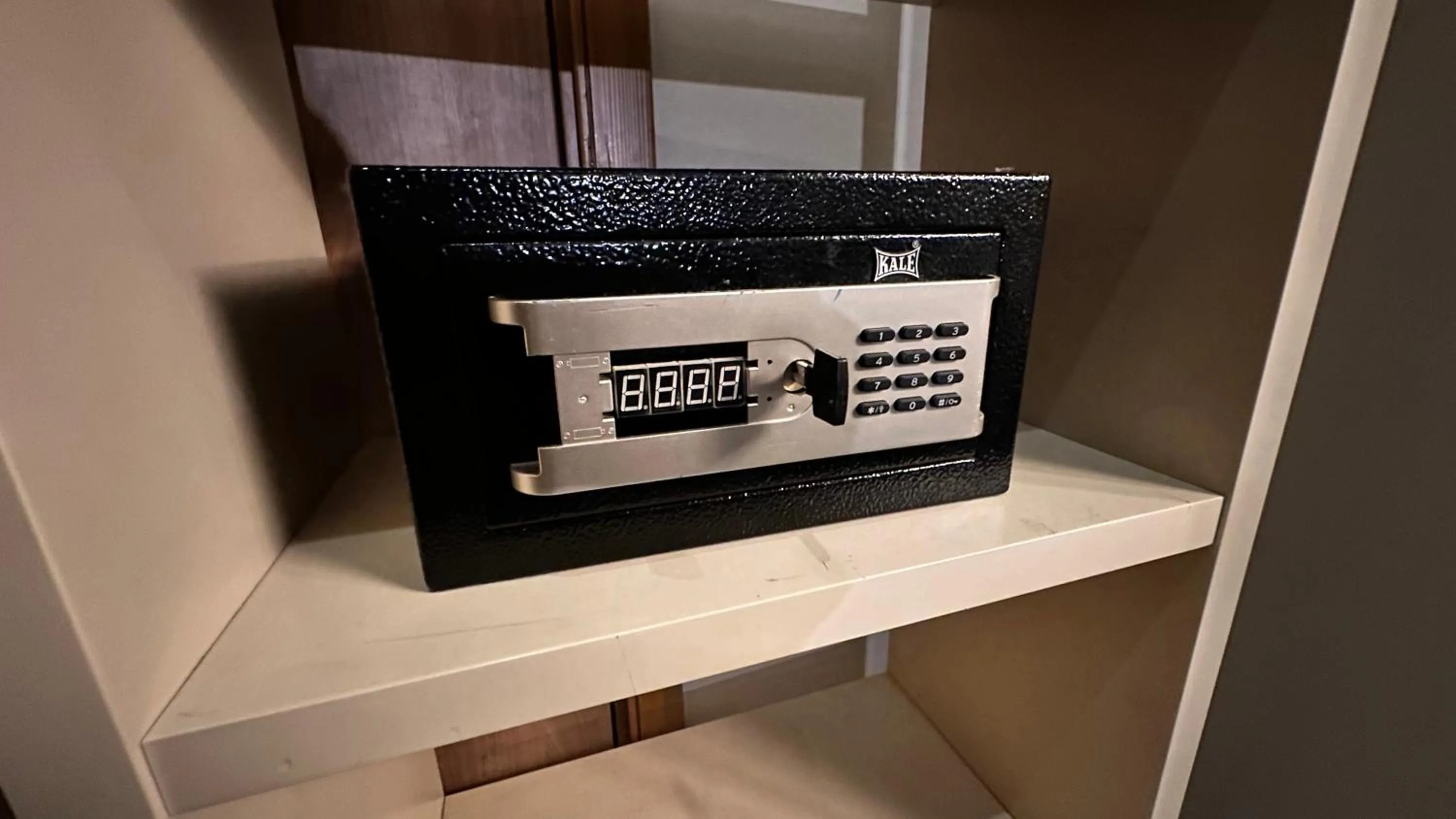 safe in Rooms Galata