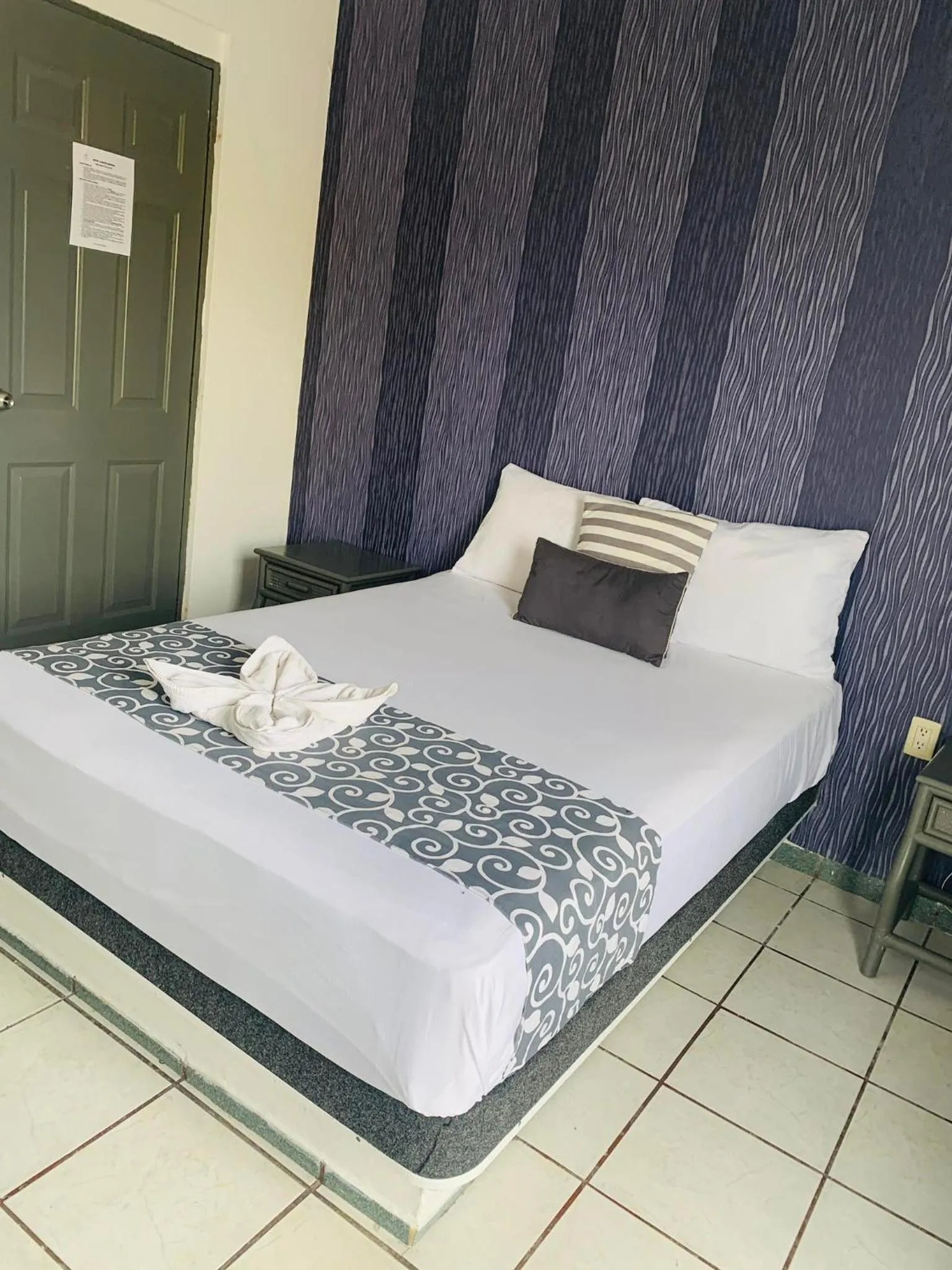 Bed in Hotel & Suites Bausan
