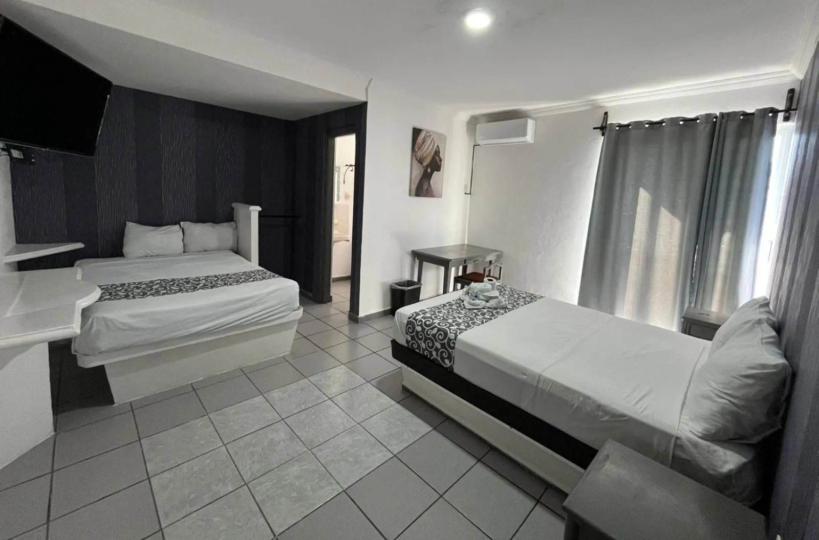 Bed in Hotel & Suites Bausan