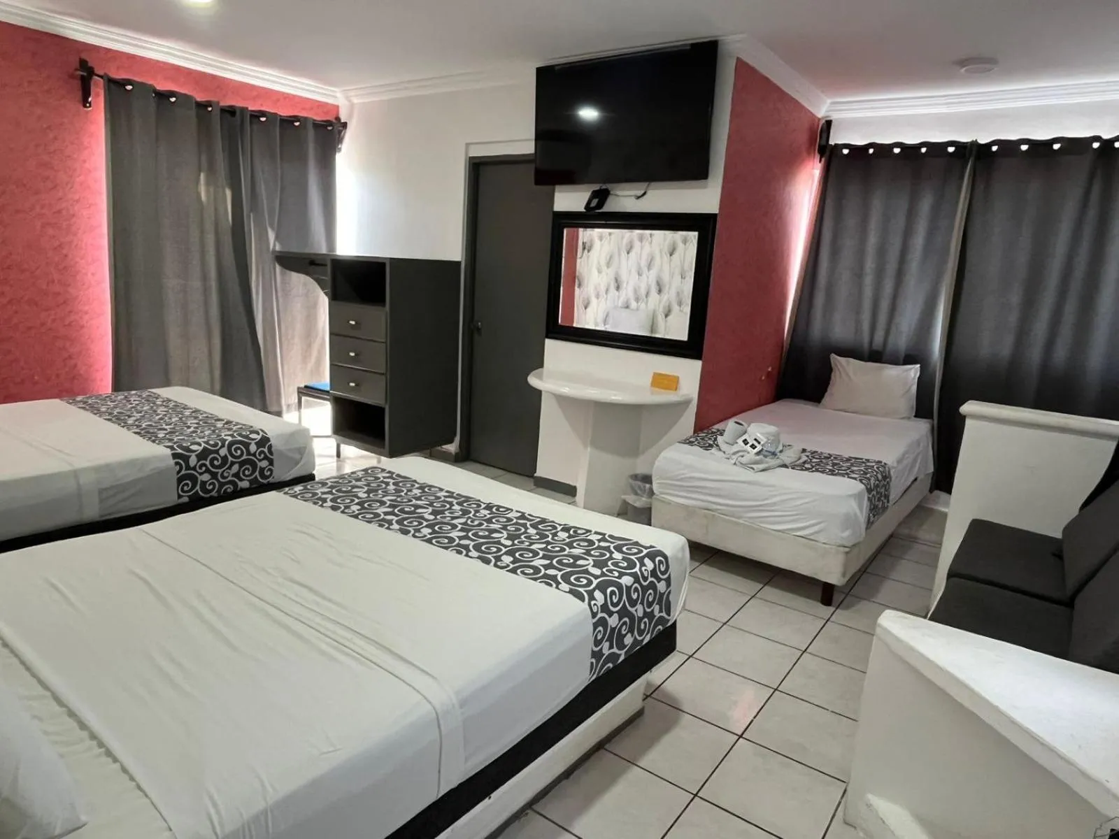 Bed in Hotel & Suites Bausan