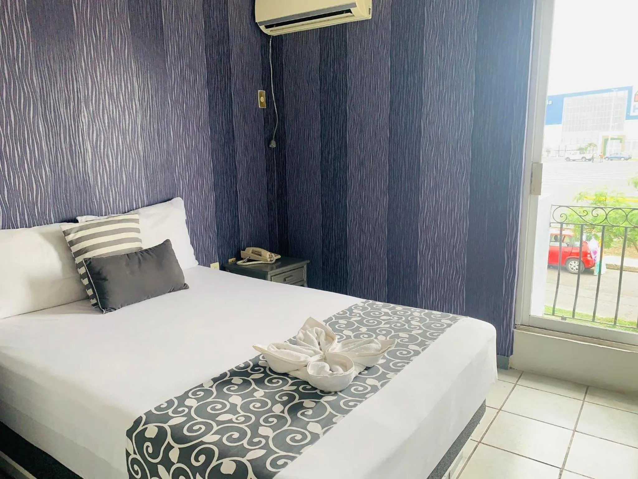 Bed in Hotel & Suites Bausan