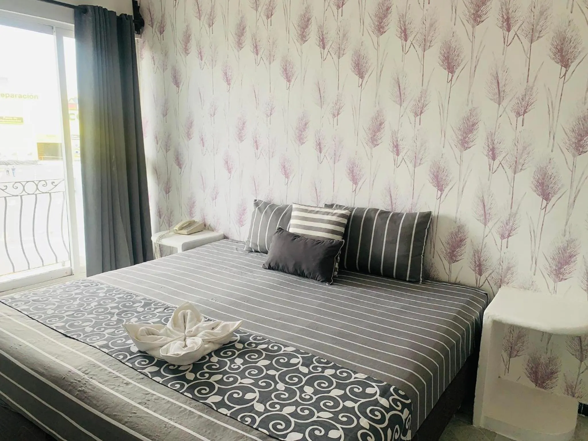 Bed in Hotel & Suites Bausan