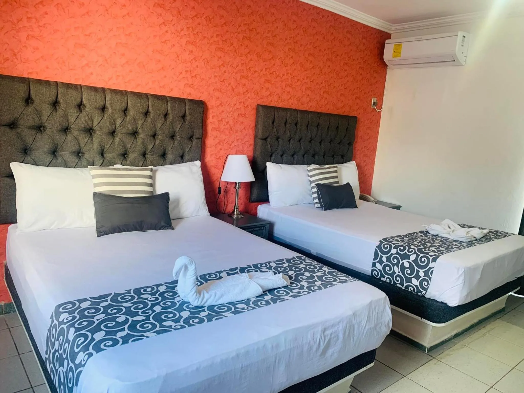 Bed in Hotel & Suites Bausan