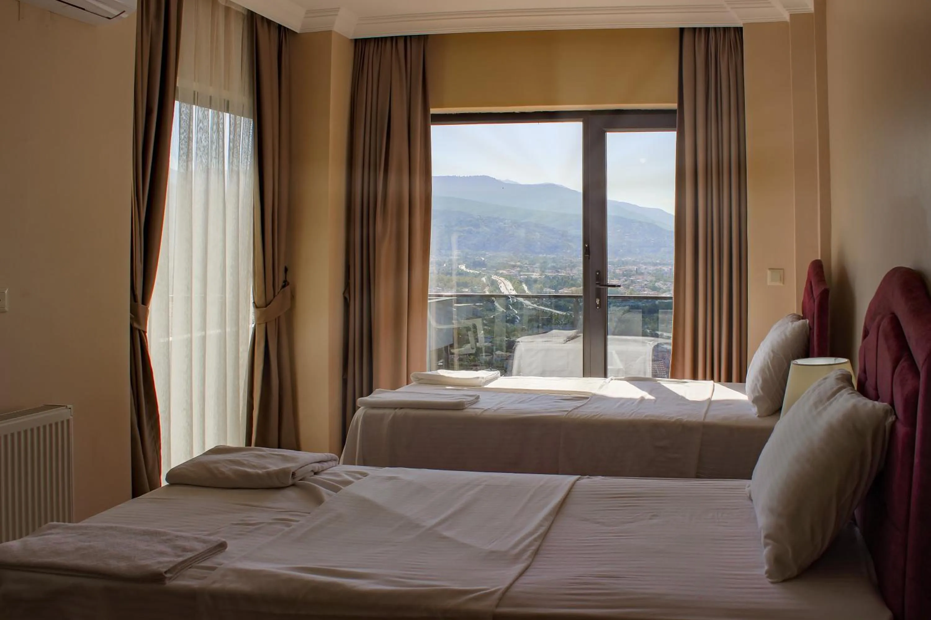 Photo of the whole room, Bed in Sawsana Villalari