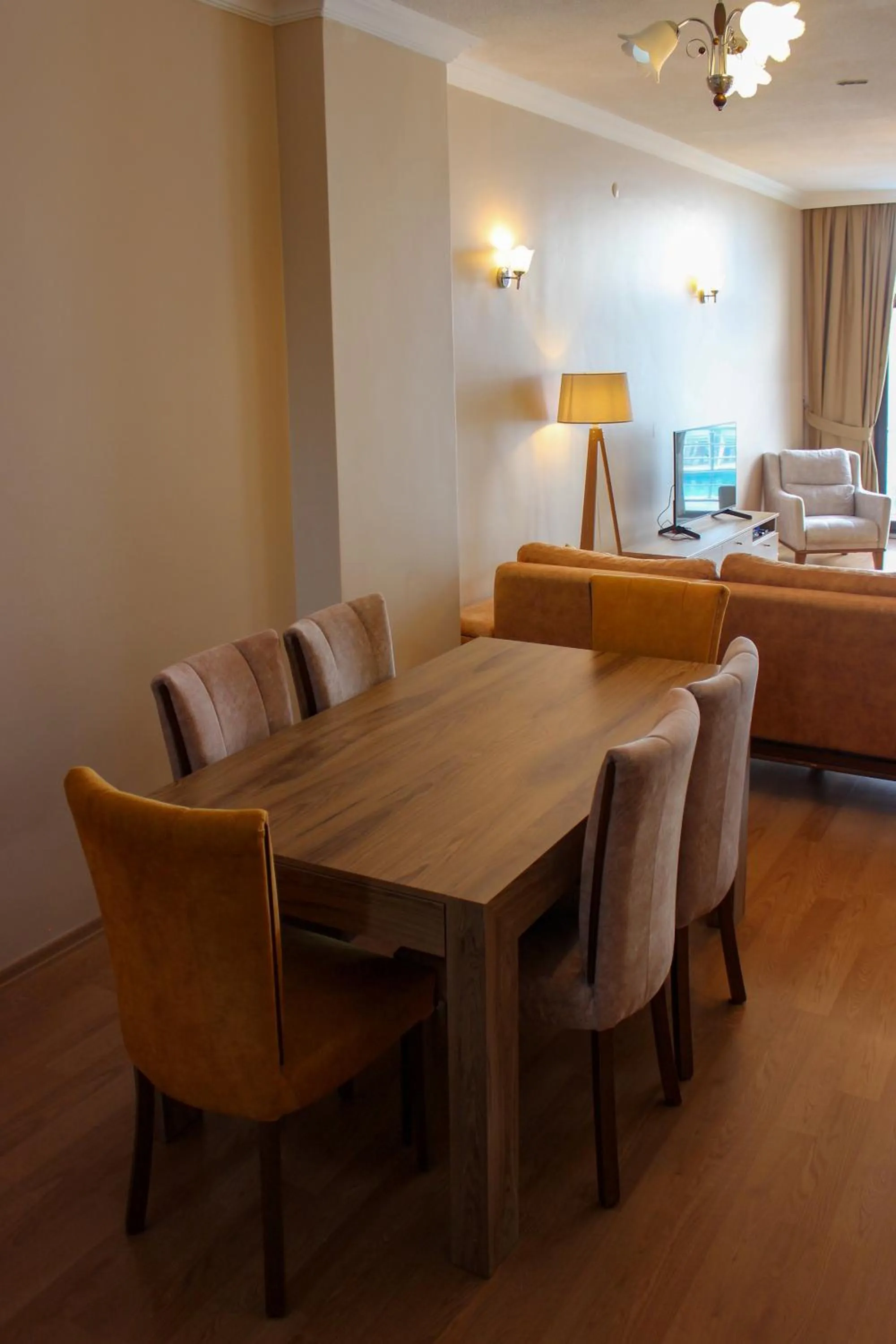 Dining area, Bed in Sawsana Villalari