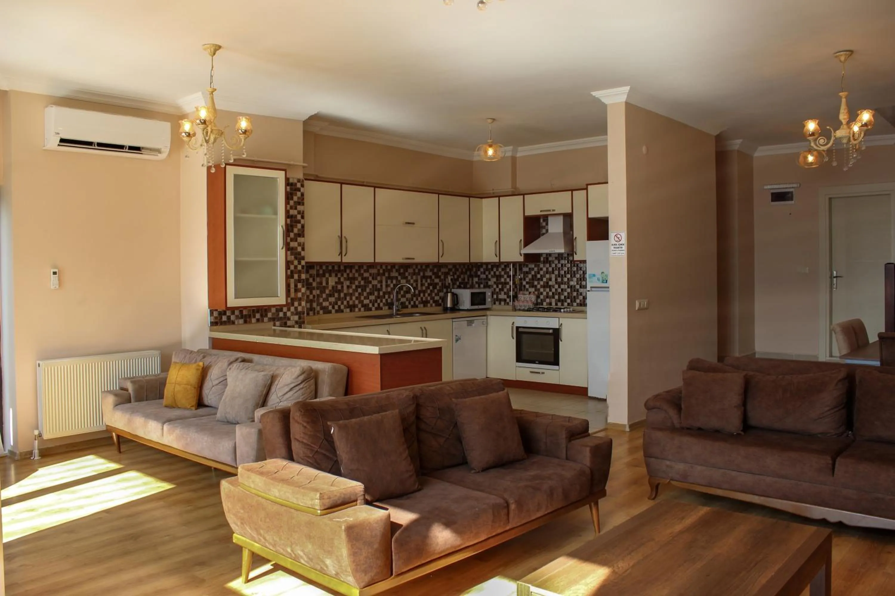 Kitchen or kitchenette in Sawsana Villalari